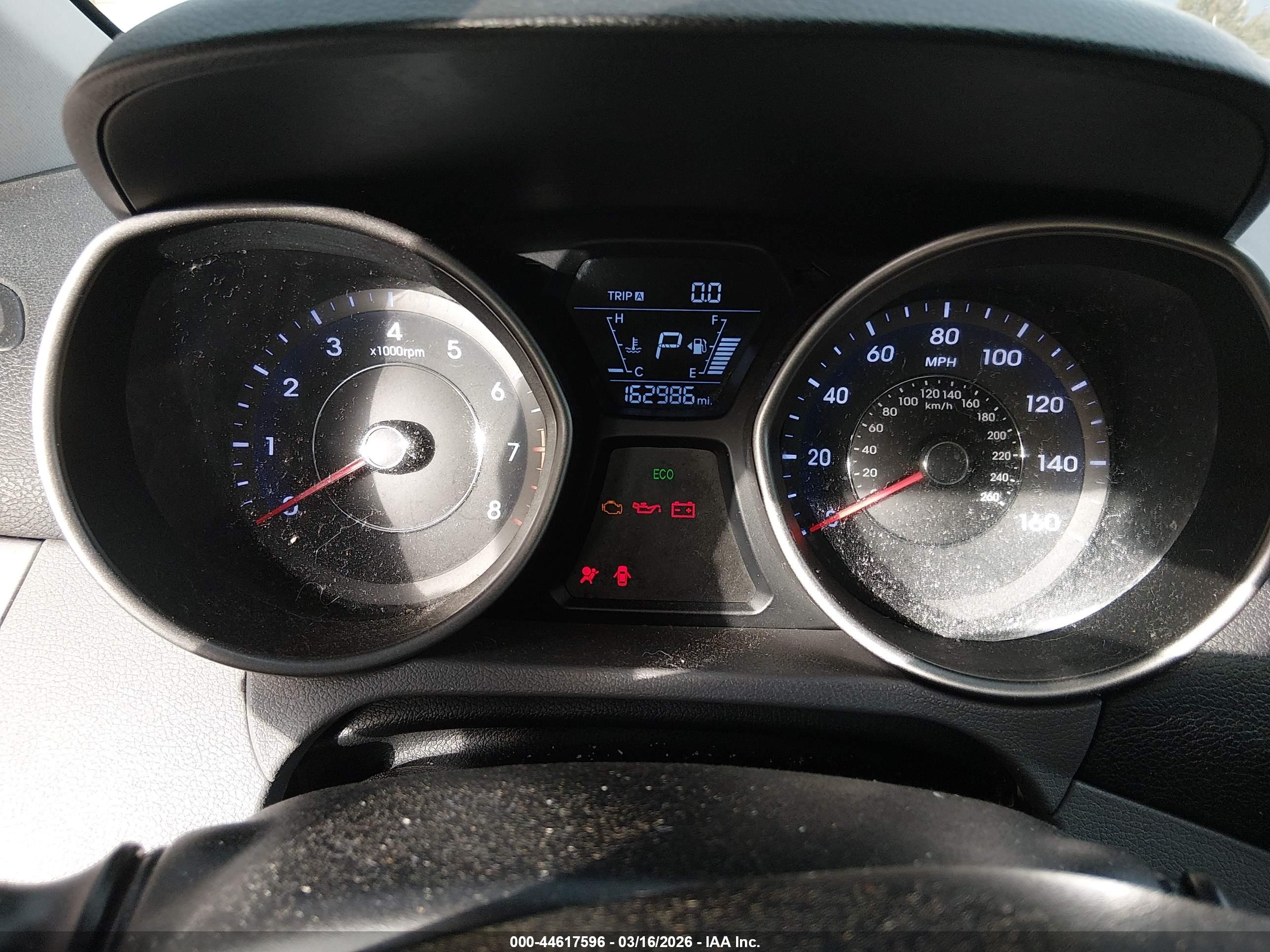 HYUNDAI ELANTRA image 7