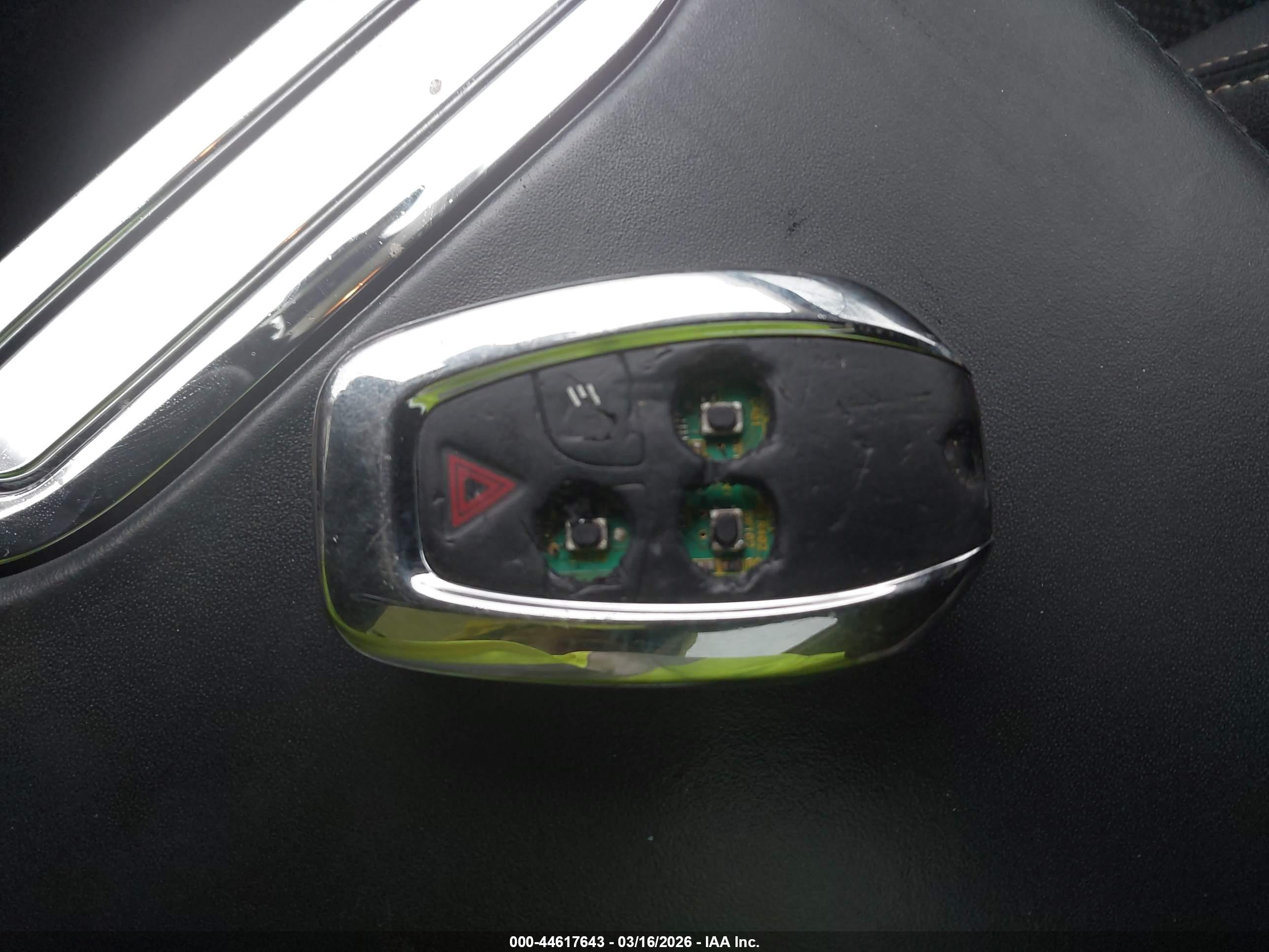 JAGUAR XJ image 11