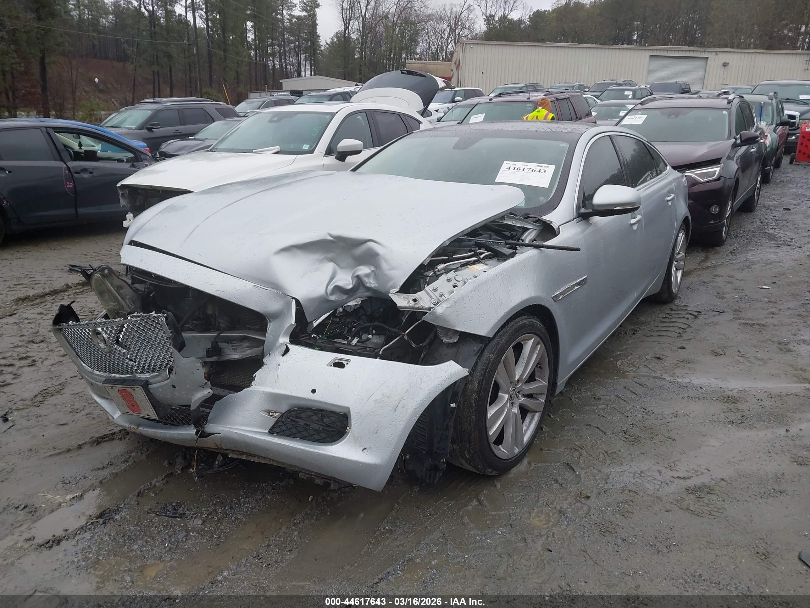 JAGUAR XJ image 2
