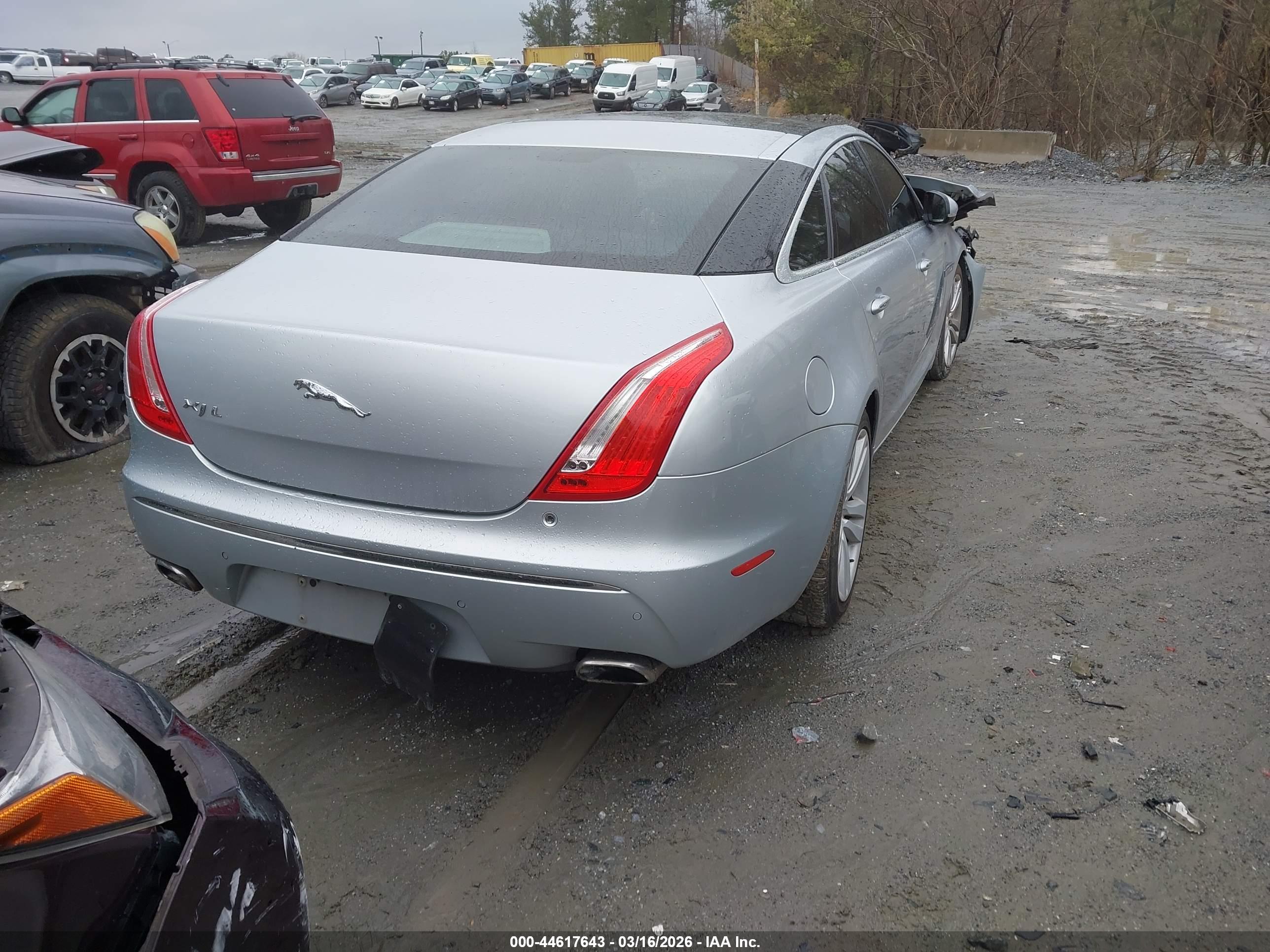 JAGUAR XJ image 4