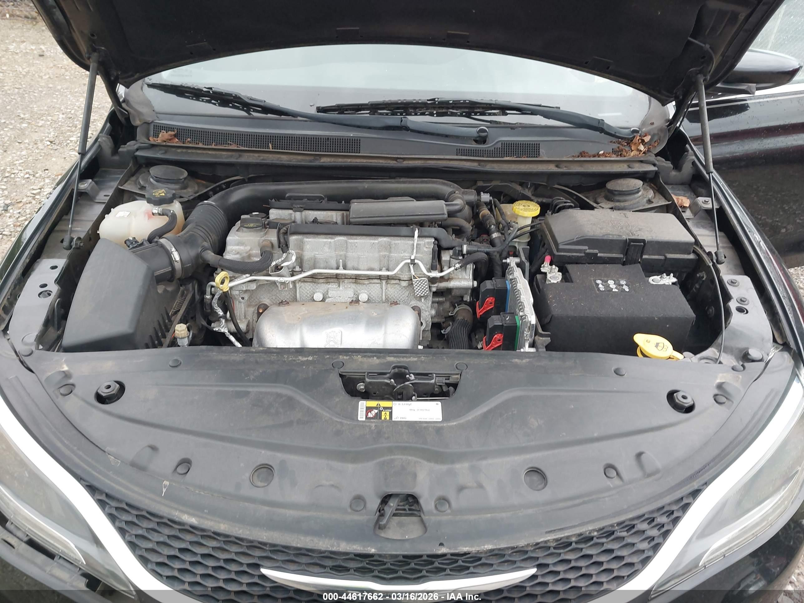 CHRYSLER 200 image 10