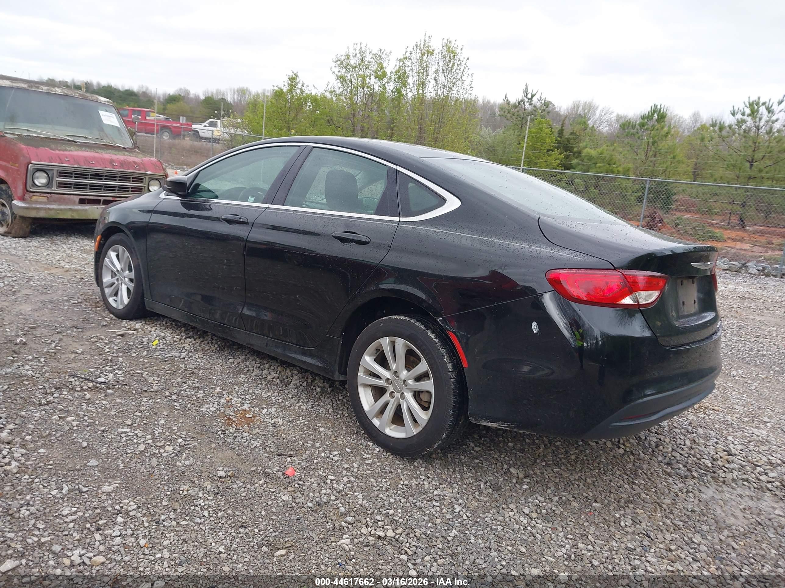 CHRYSLER 200 image 3