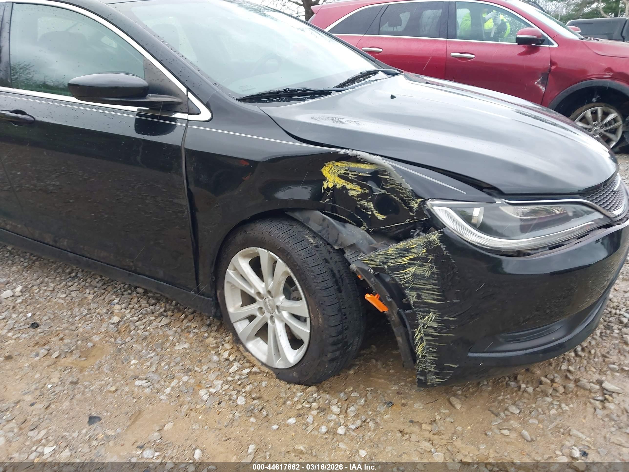 CHRYSLER 200 image 6