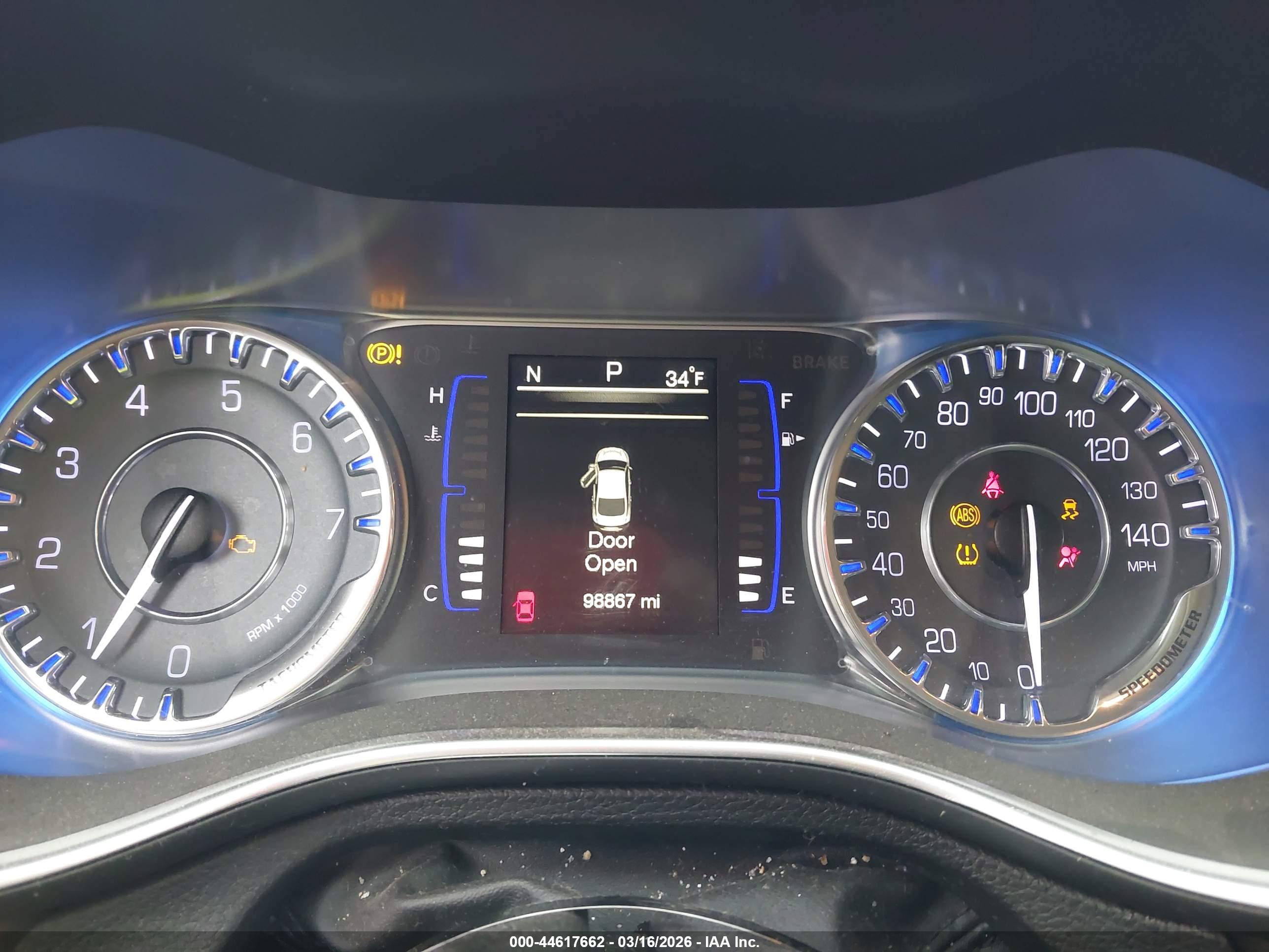 CHRYSLER 200 image 7