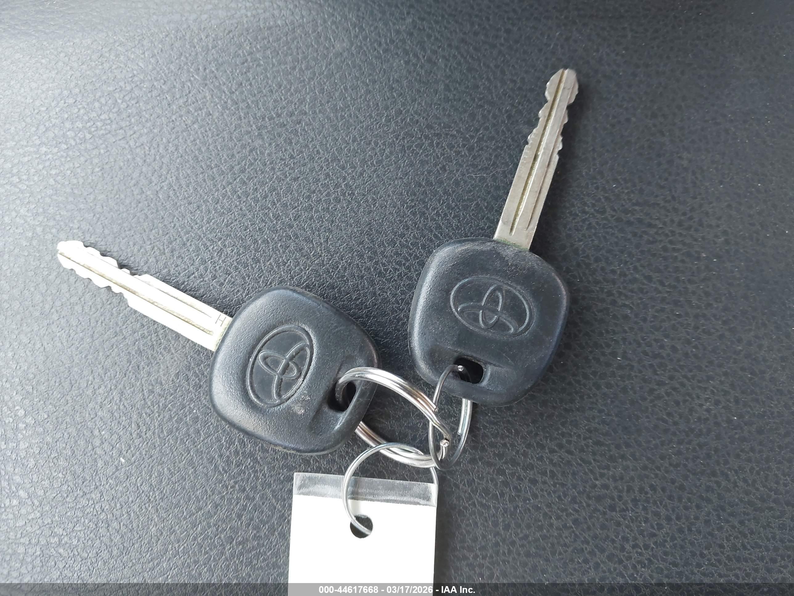 TOYOTA TACOMA image 11