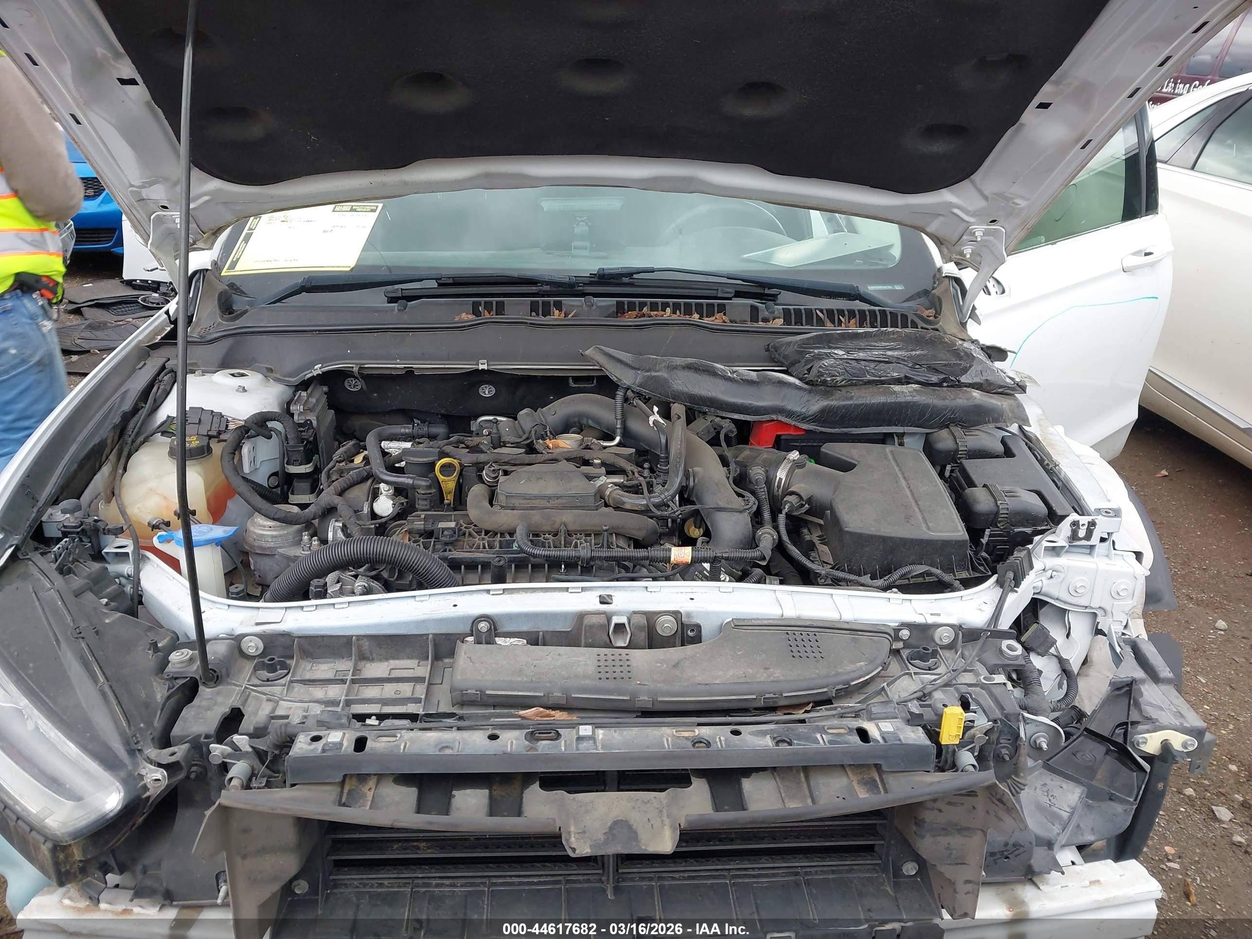 FORD FUSION image 10