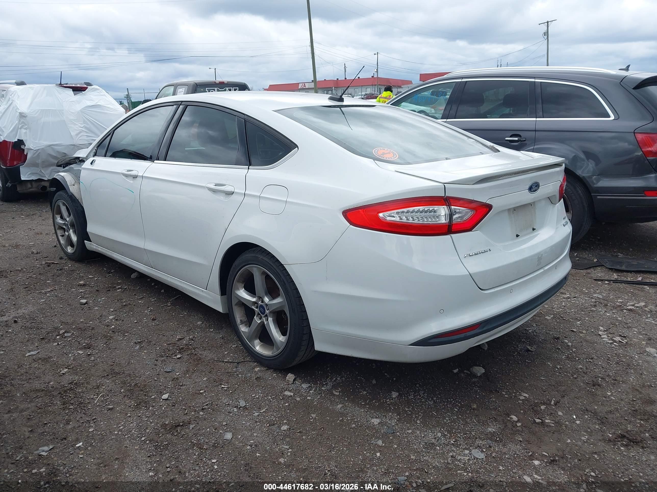 FORD FUSION image 3