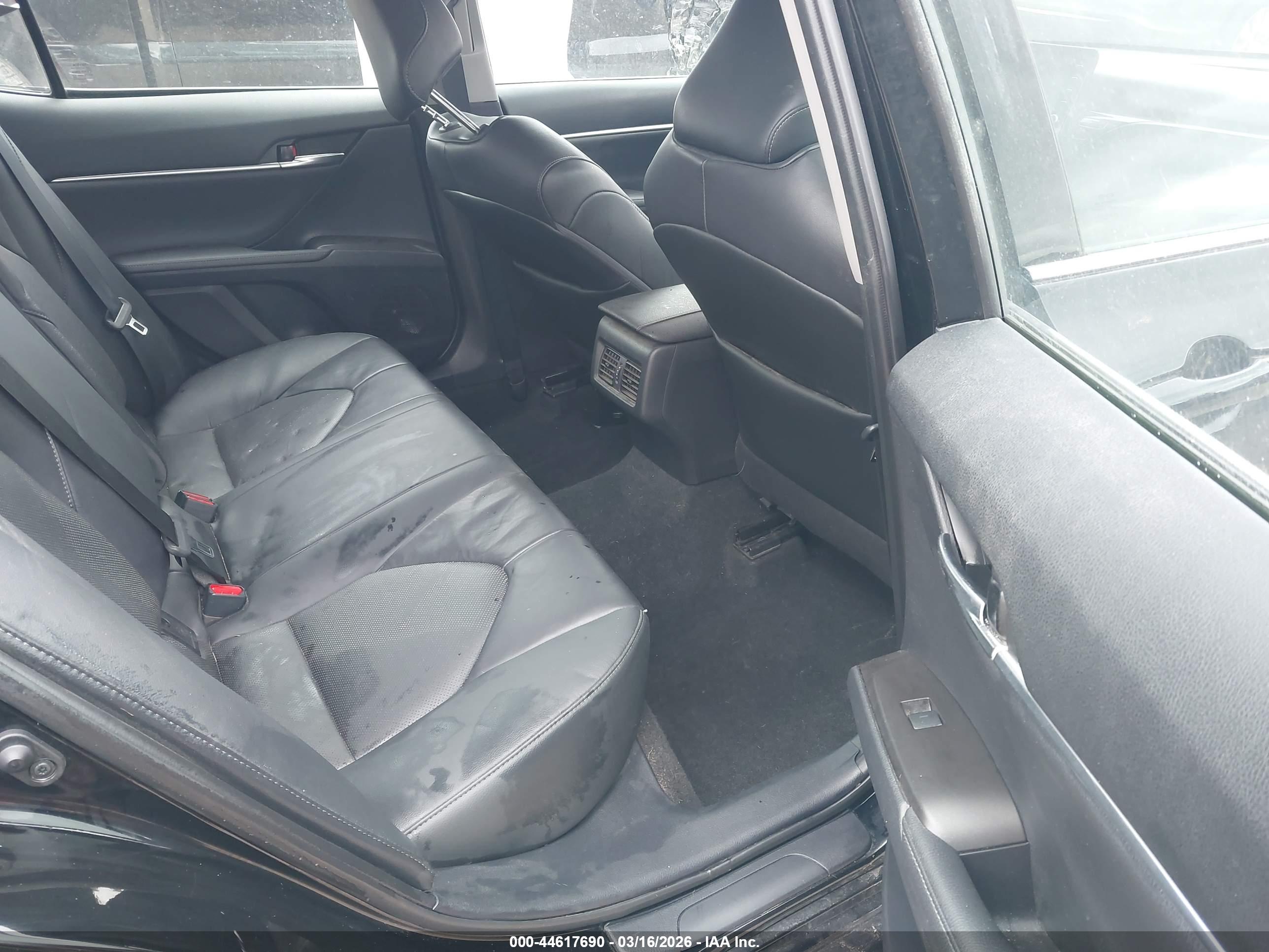 TOYOTA CAMRY image 8