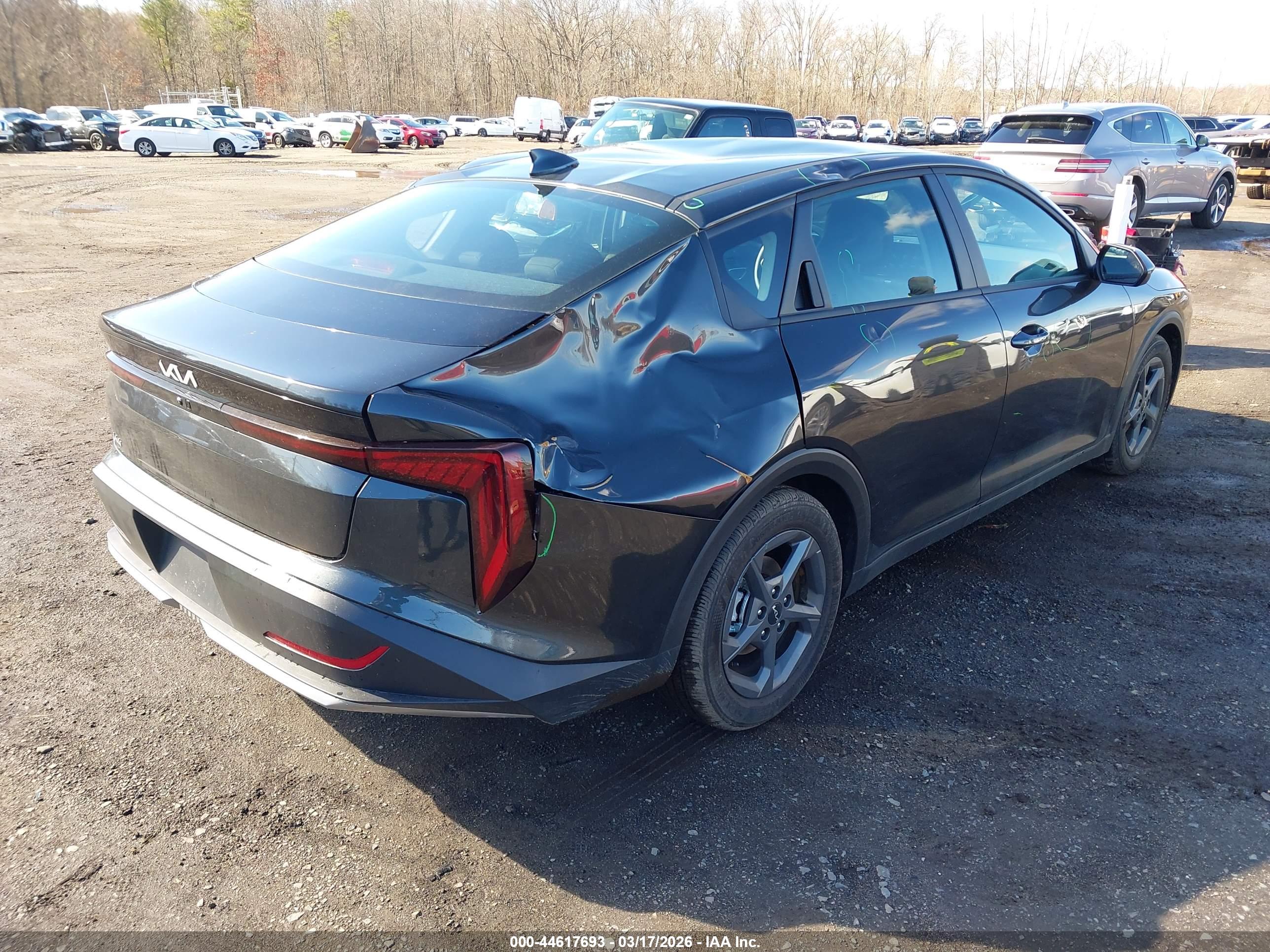 KIA K4 image 4
