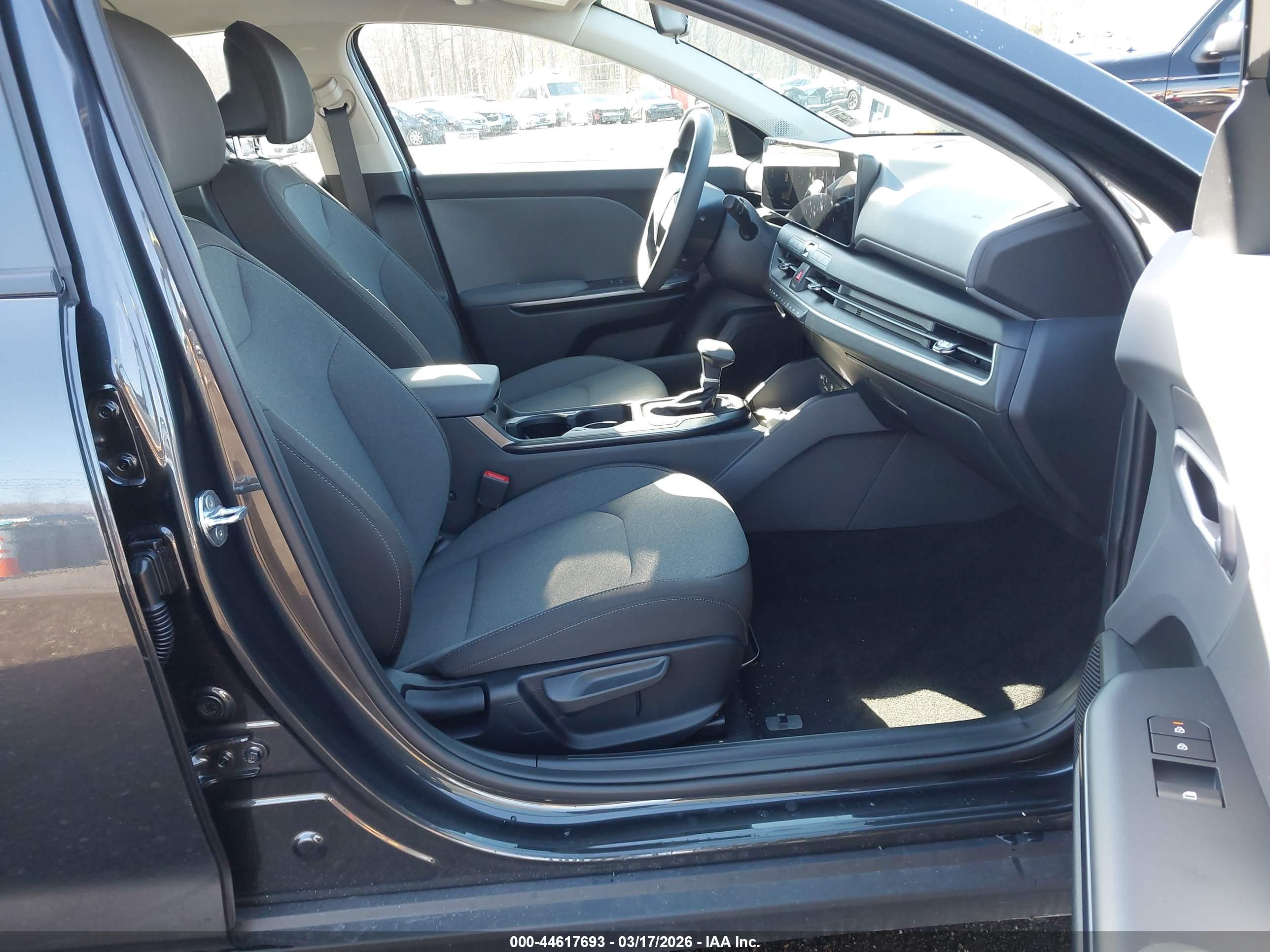 KIA K4 image 5