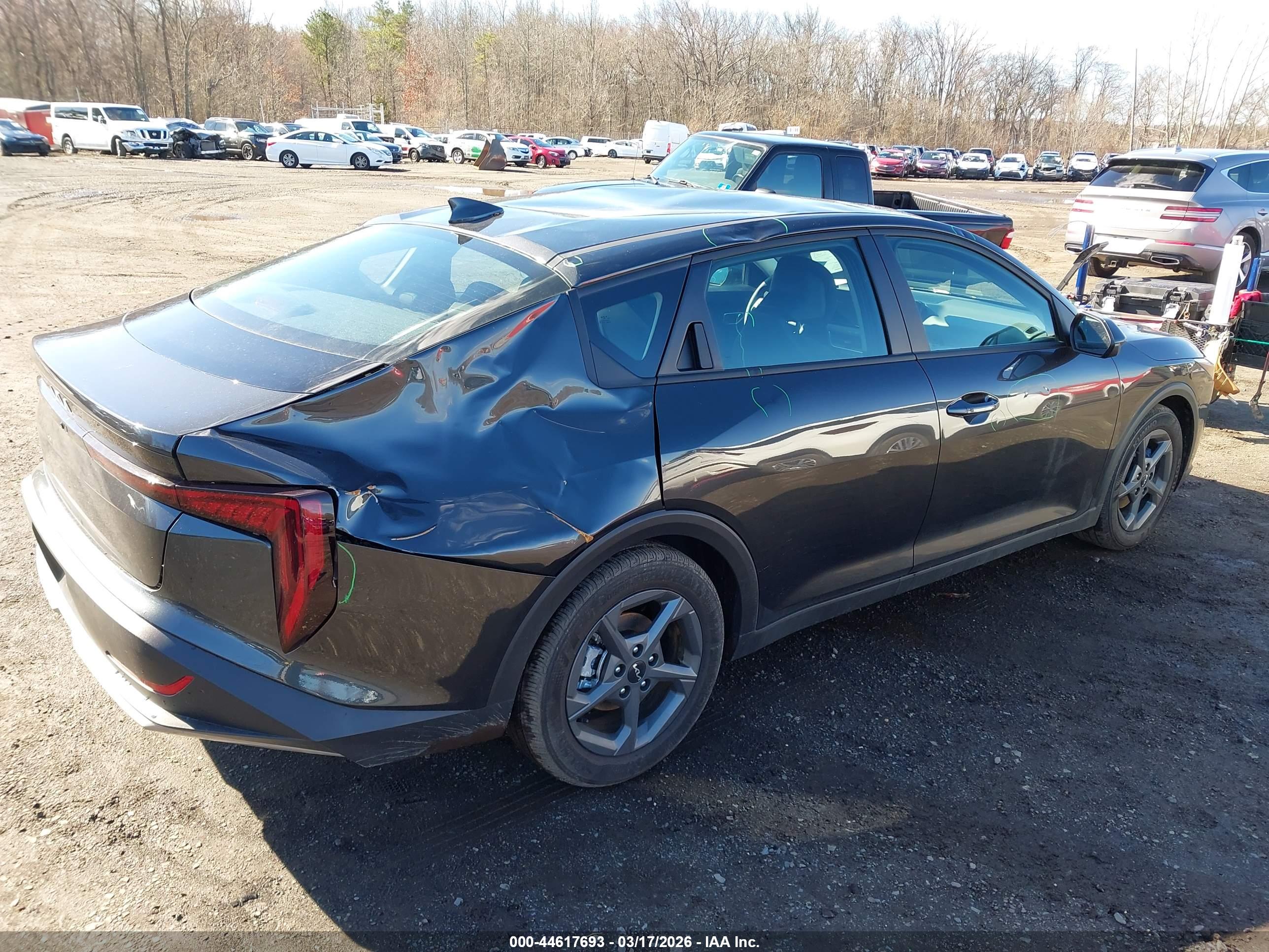 KIA K4 image 6