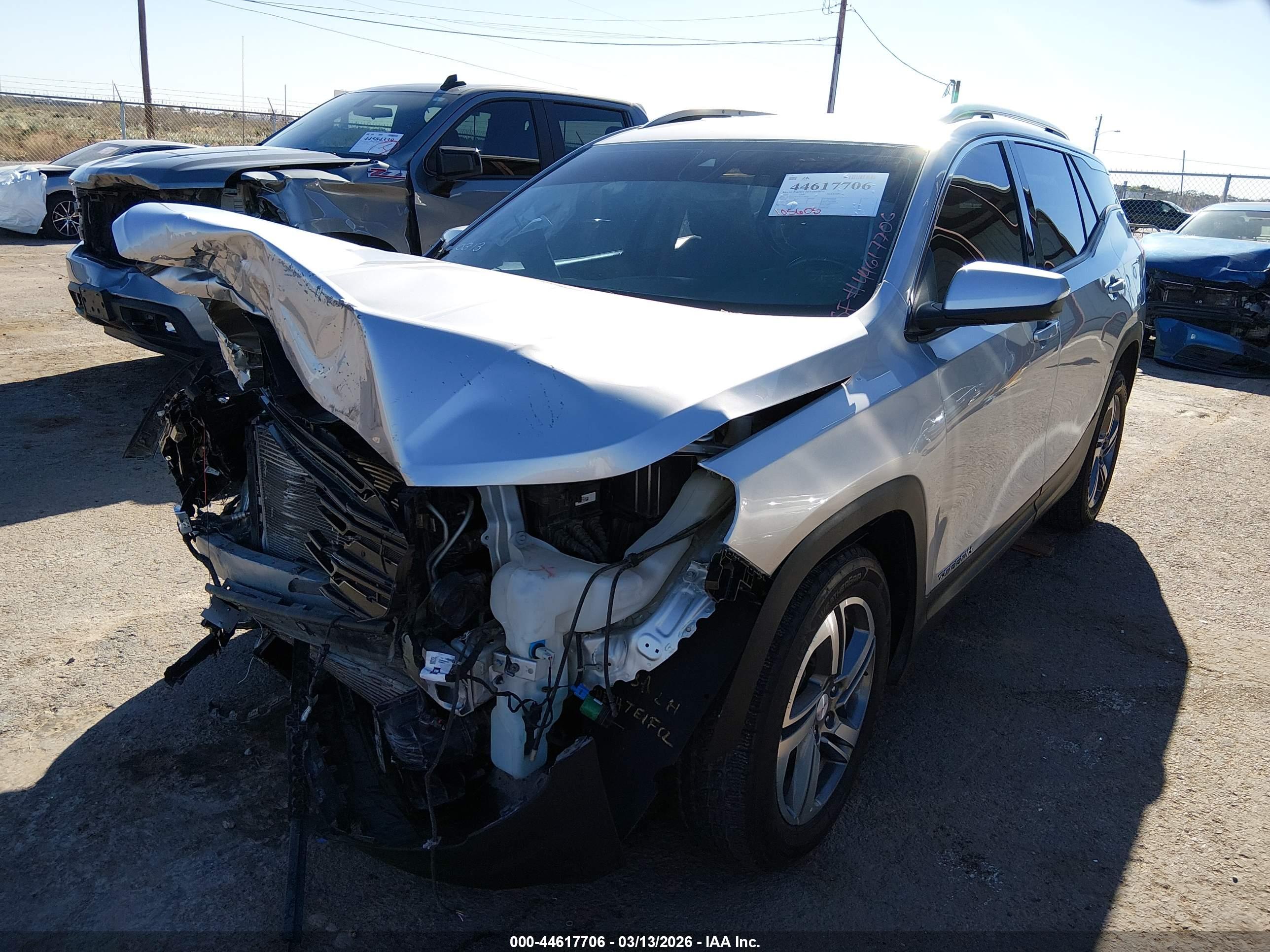 GMC TERRAIN image 2