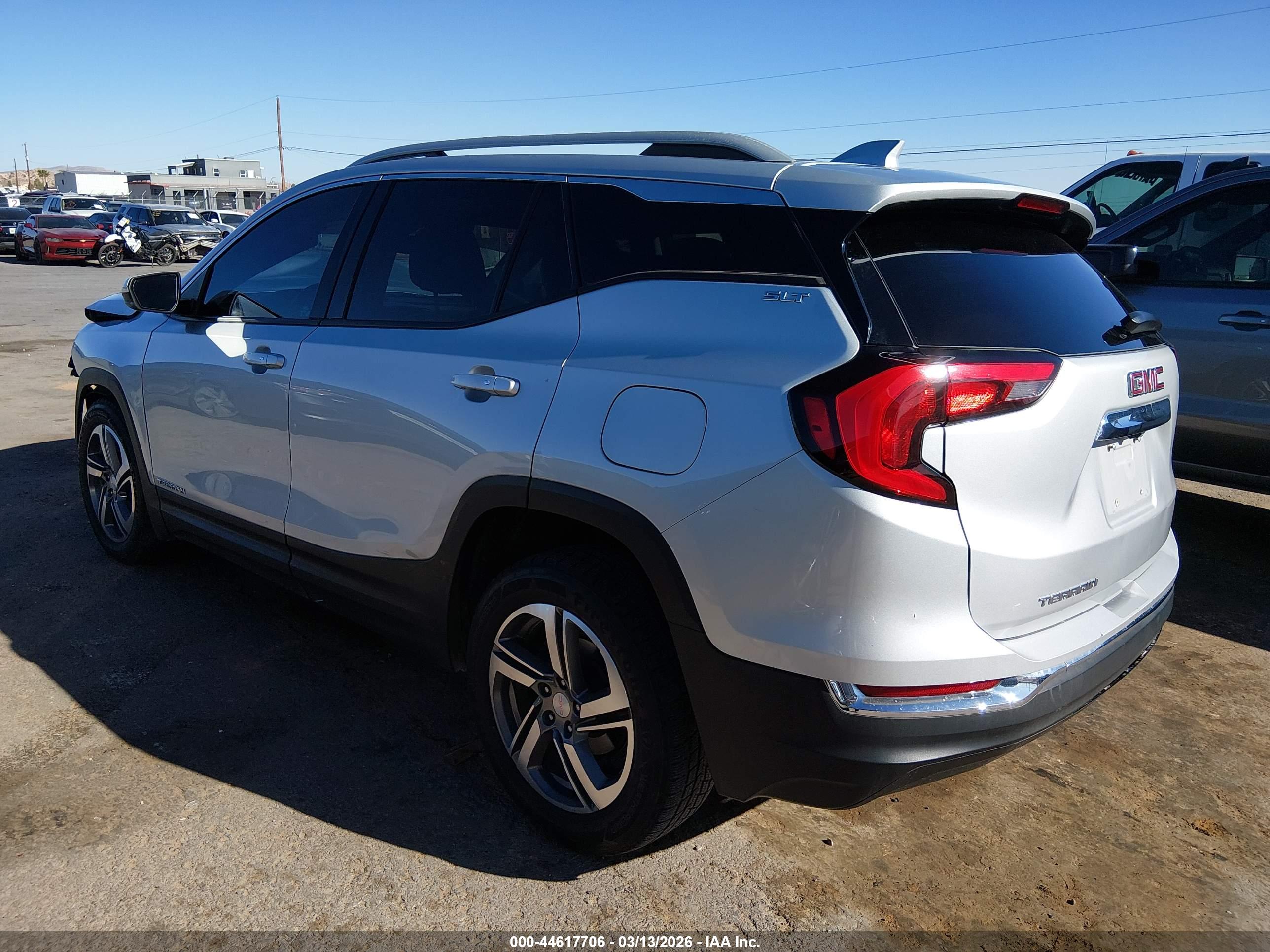 GMC TERRAIN image 3