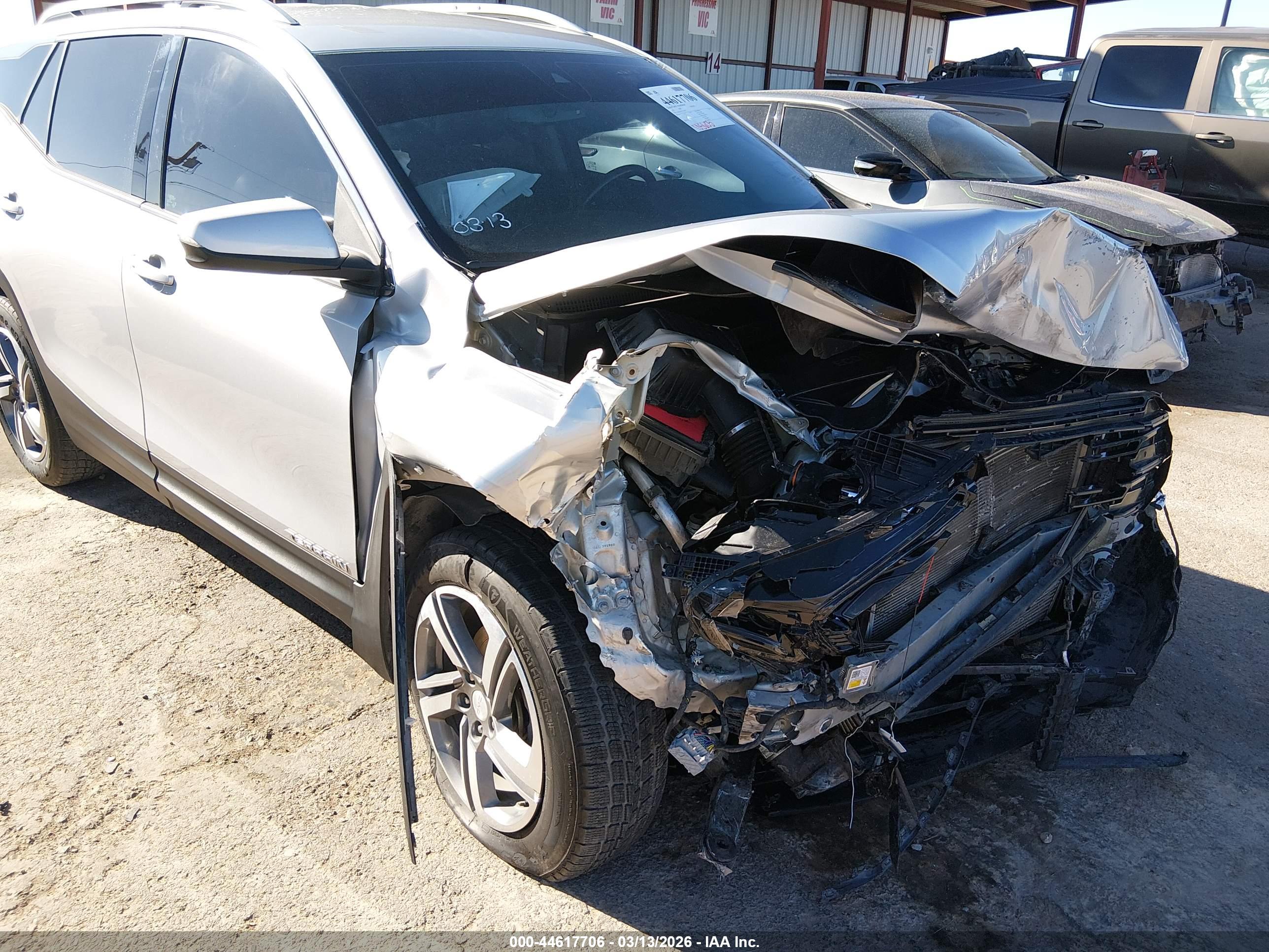 GMC TERRAIN image 6