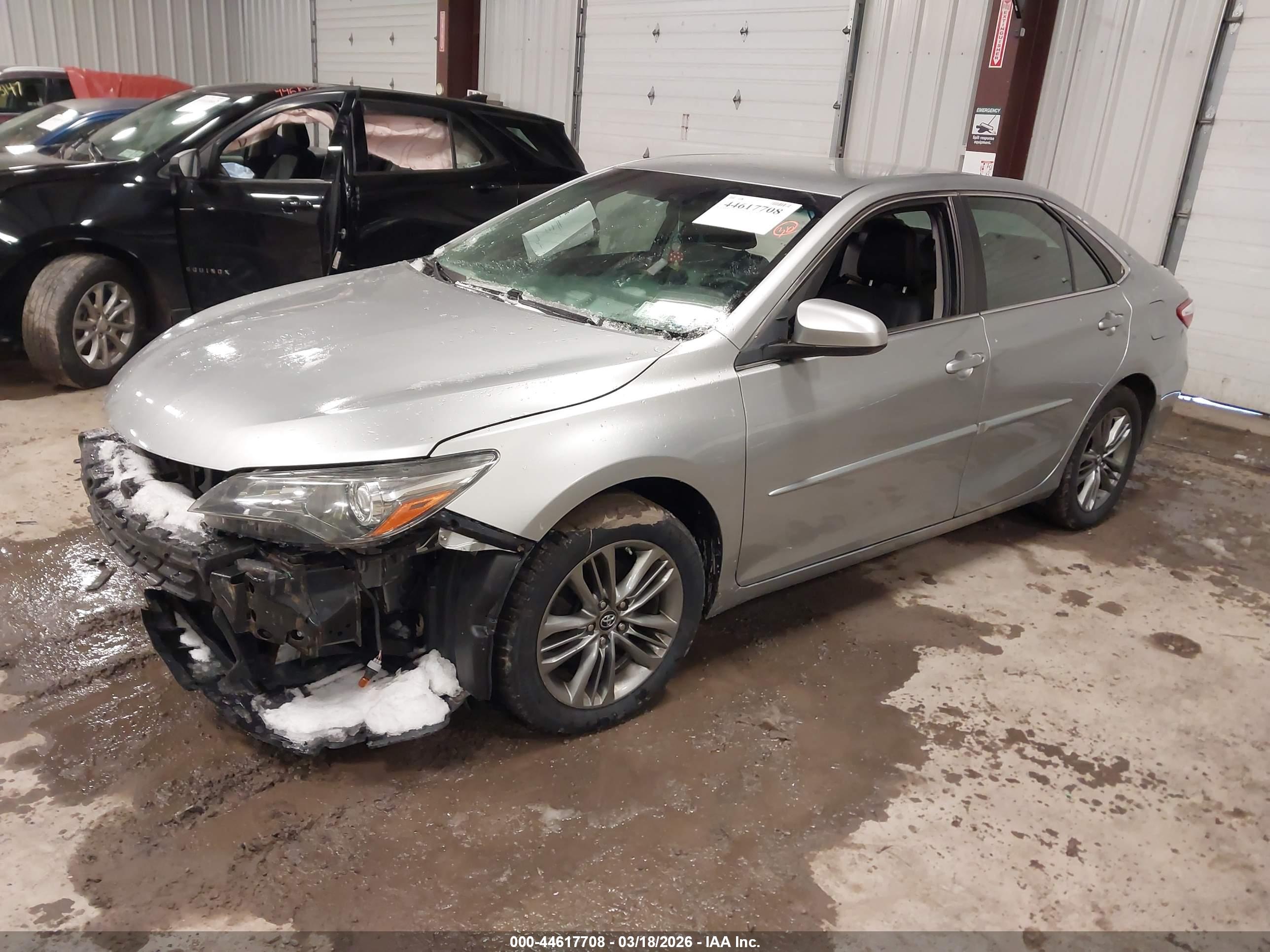 TOYOTA CAMRY image 2