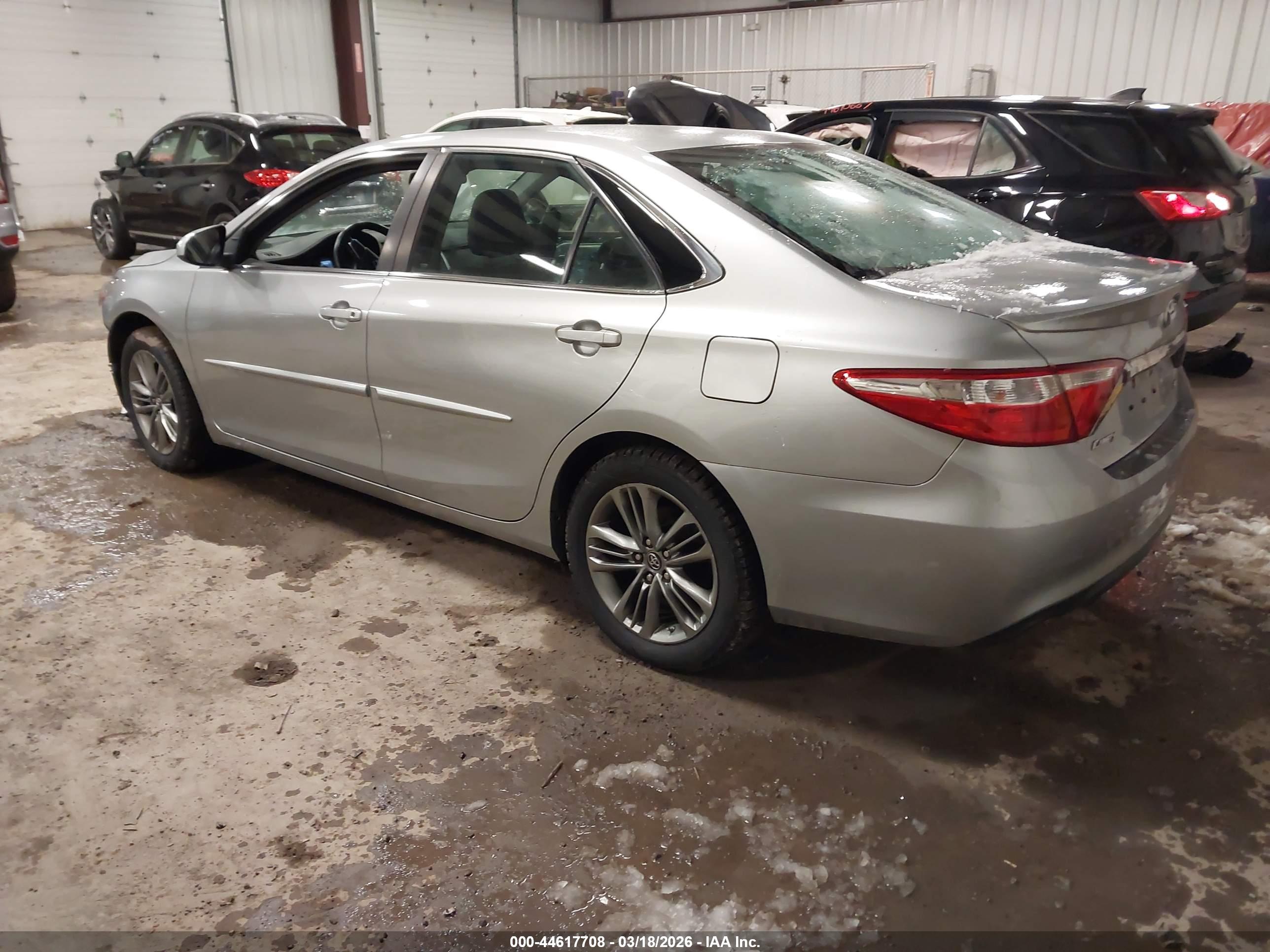 TOYOTA CAMRY image 3