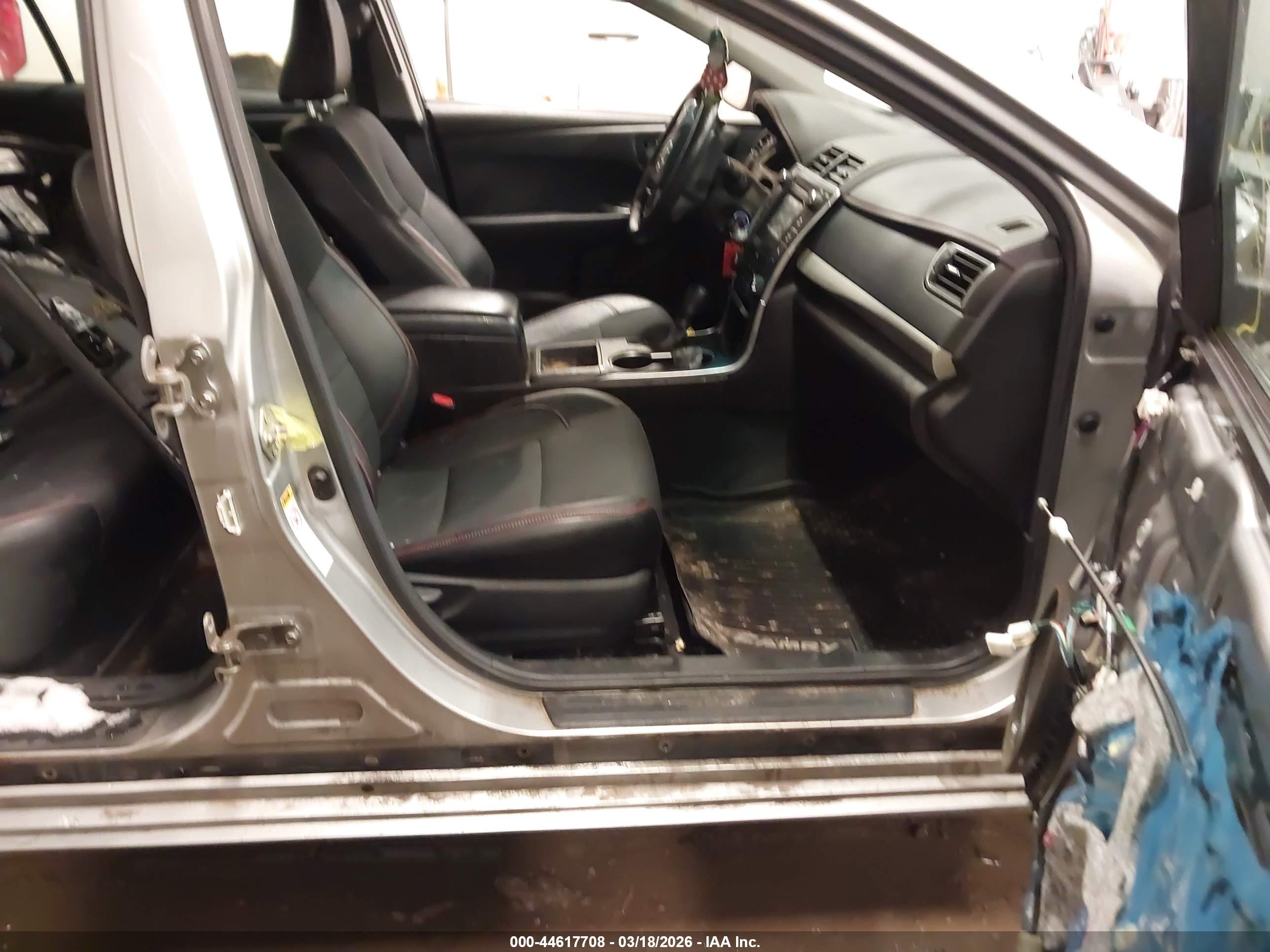 TOYOTA CAMRY image 5