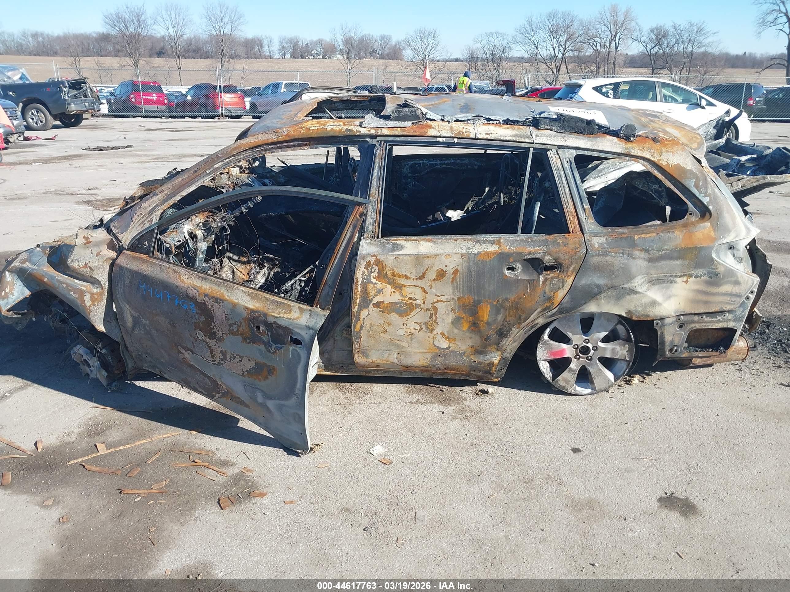 SUBARU OUTBACK image 6