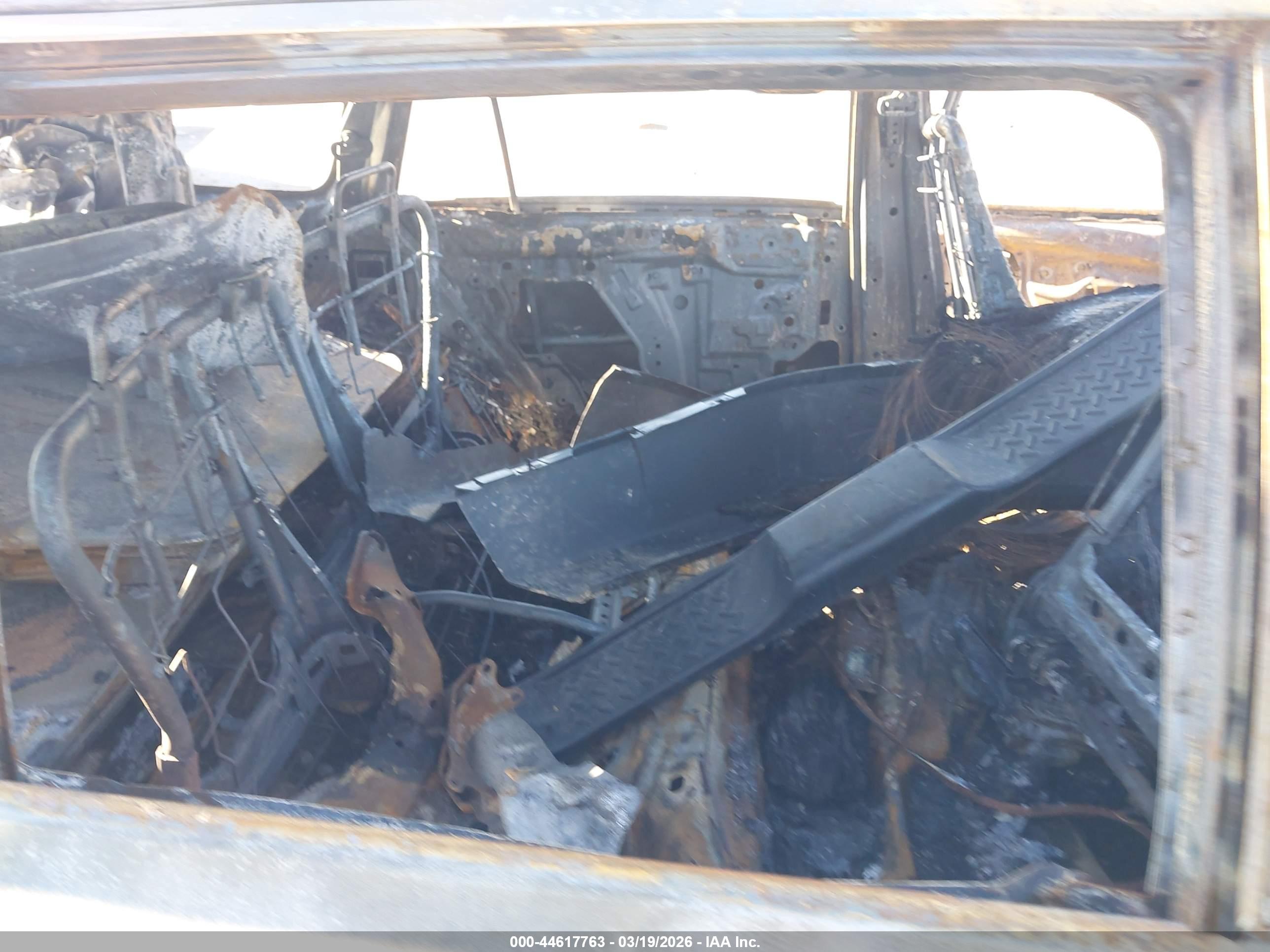 SUBARU OUTBACK image 8