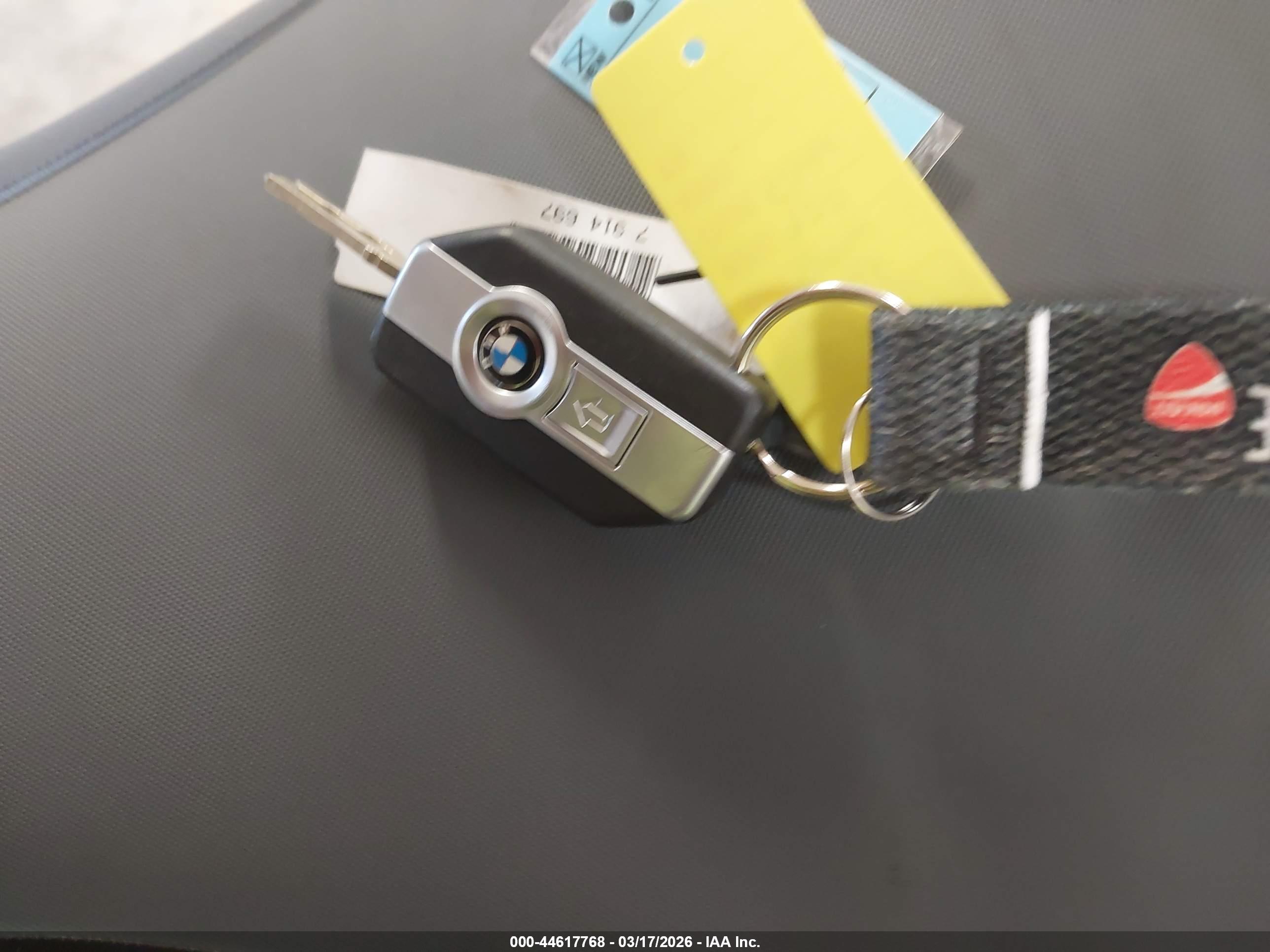 BMW F image 11