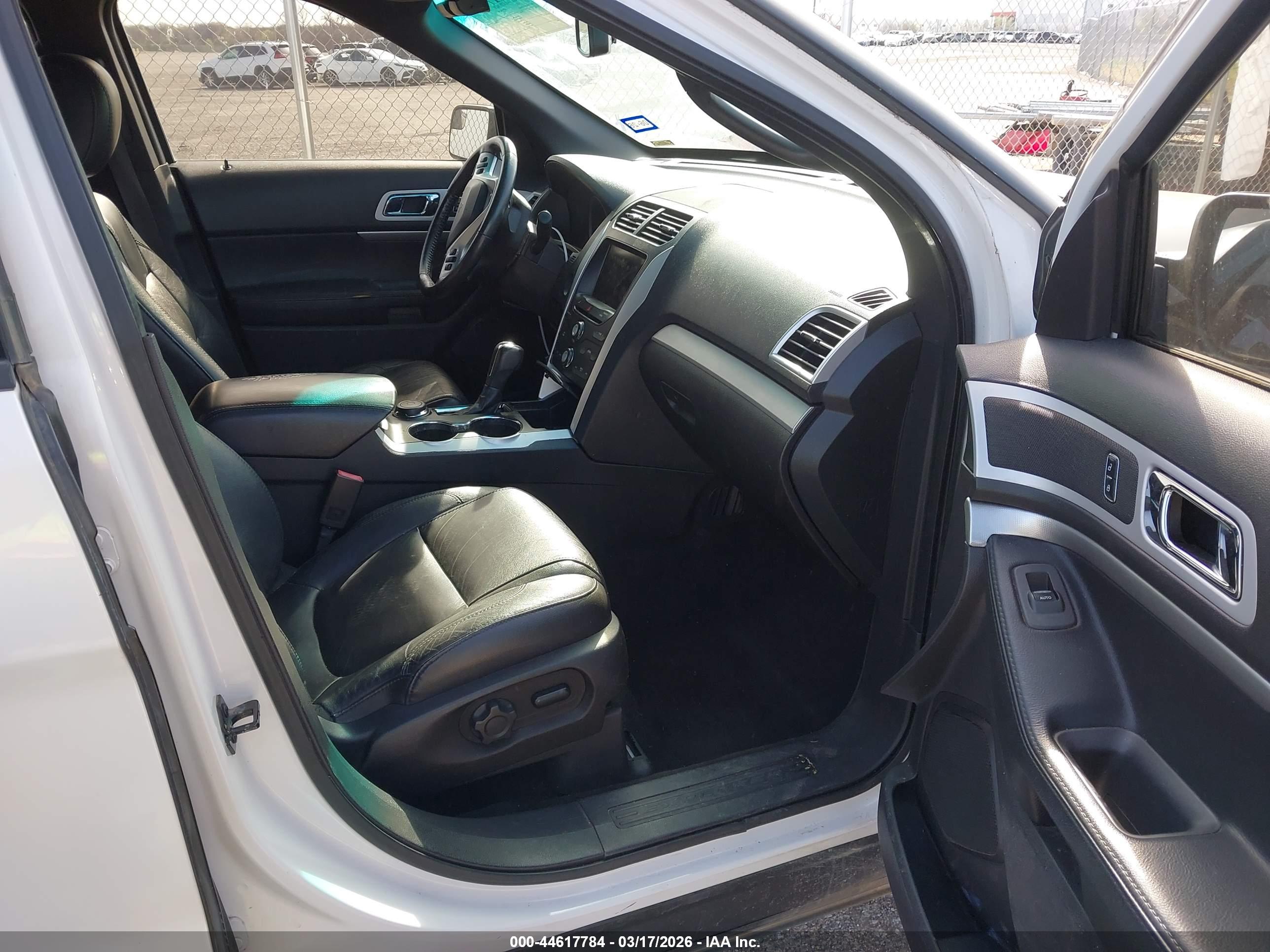 FORD EXPLORER image 5
