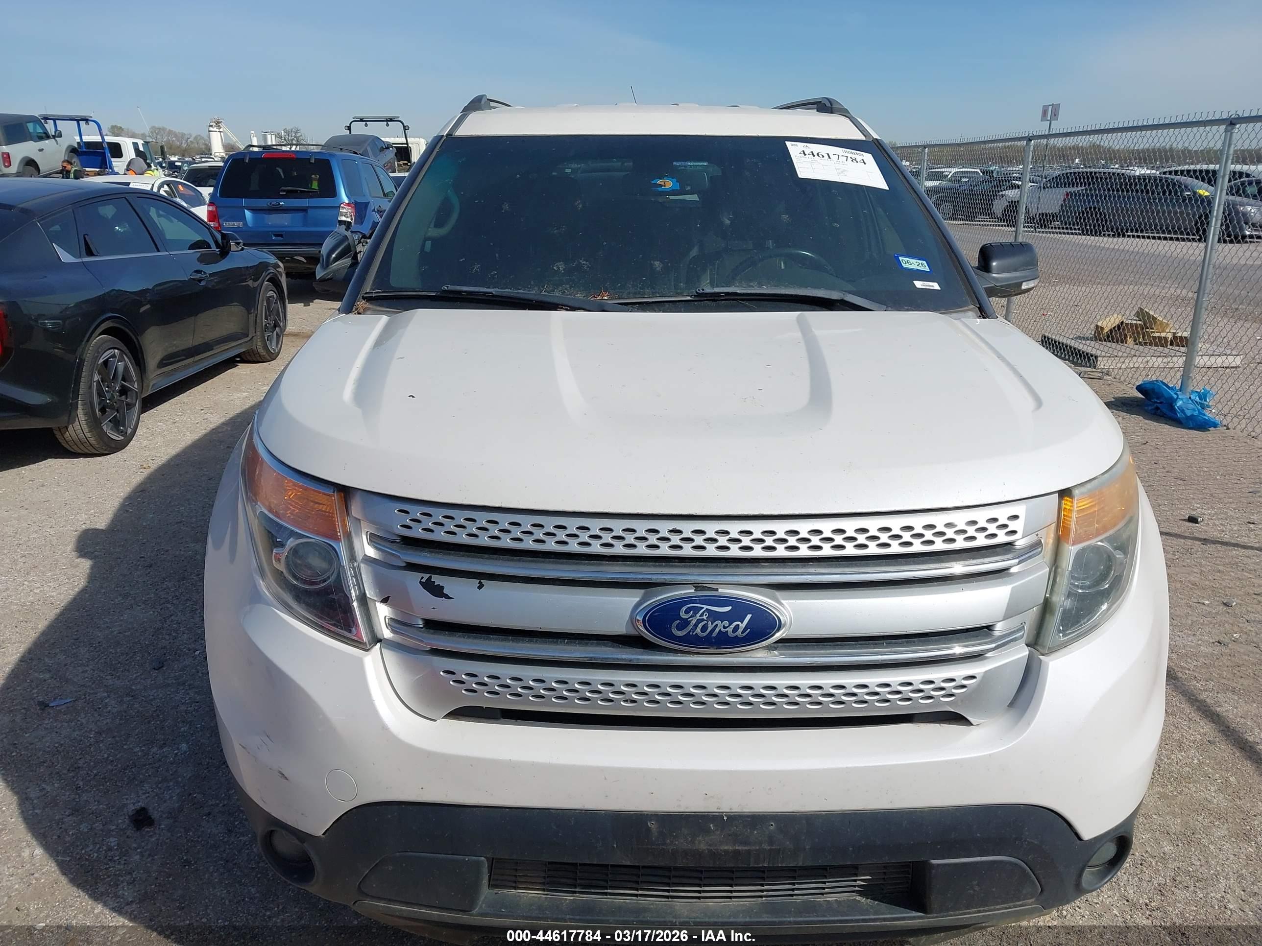 FORD EXPLORER image 6