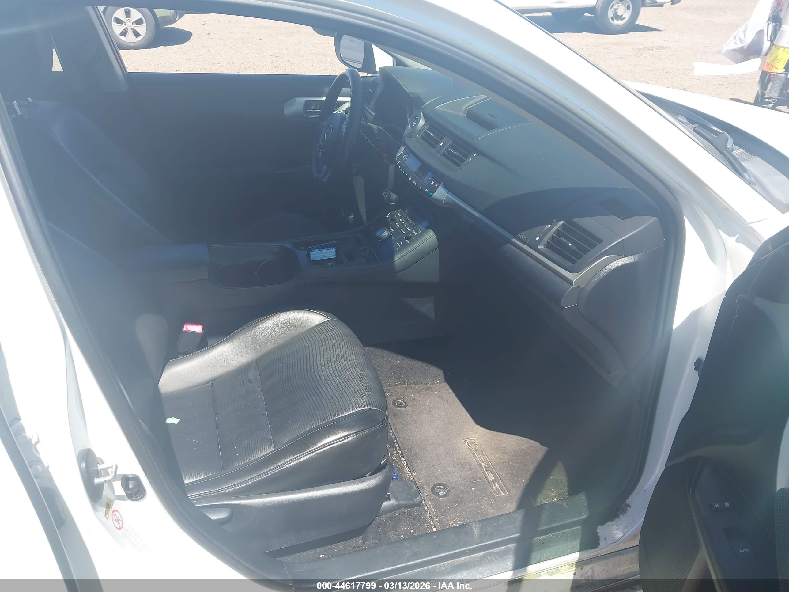 LEXUS CT image 5