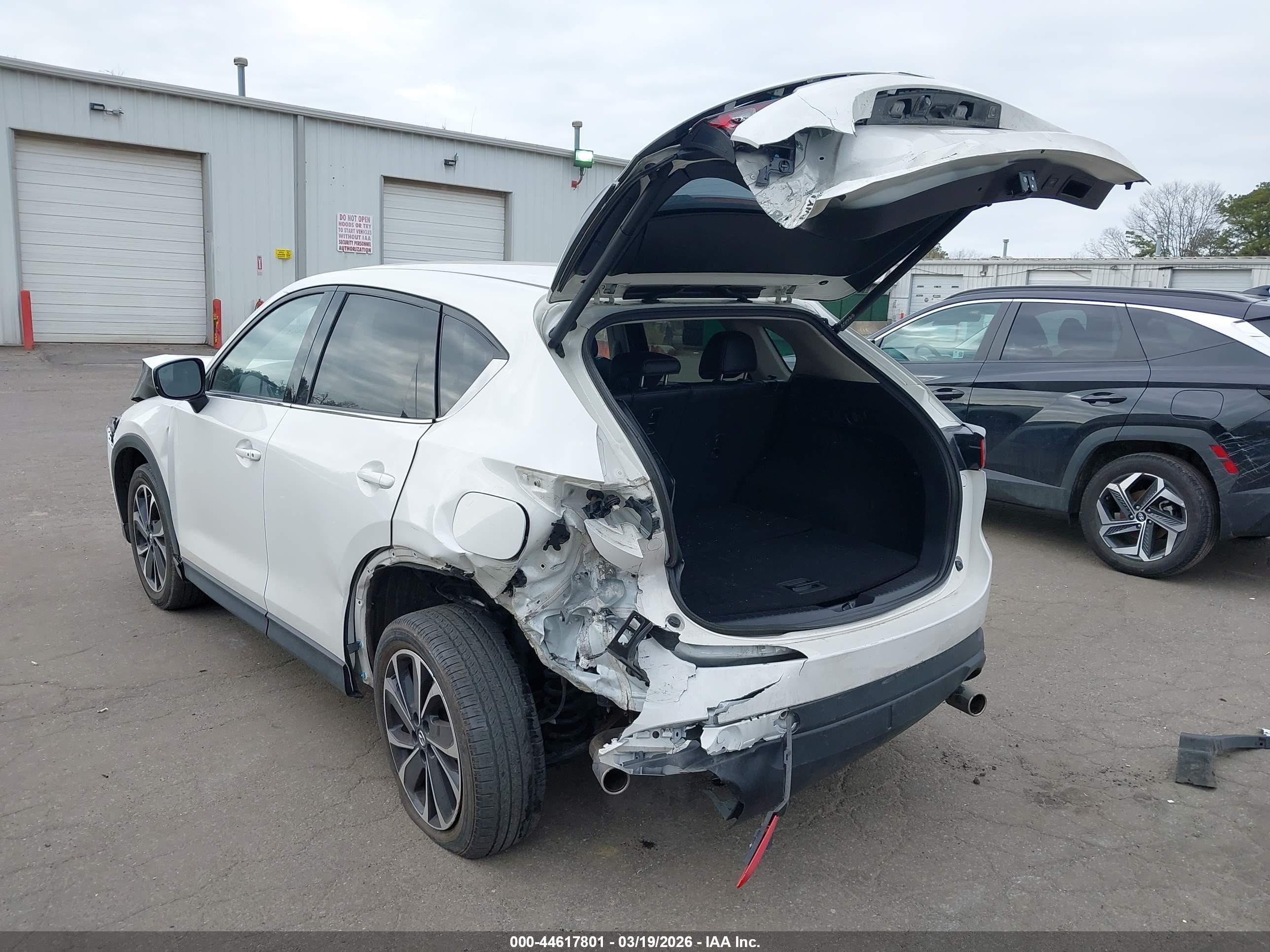 MAZDA CX-5 image 3