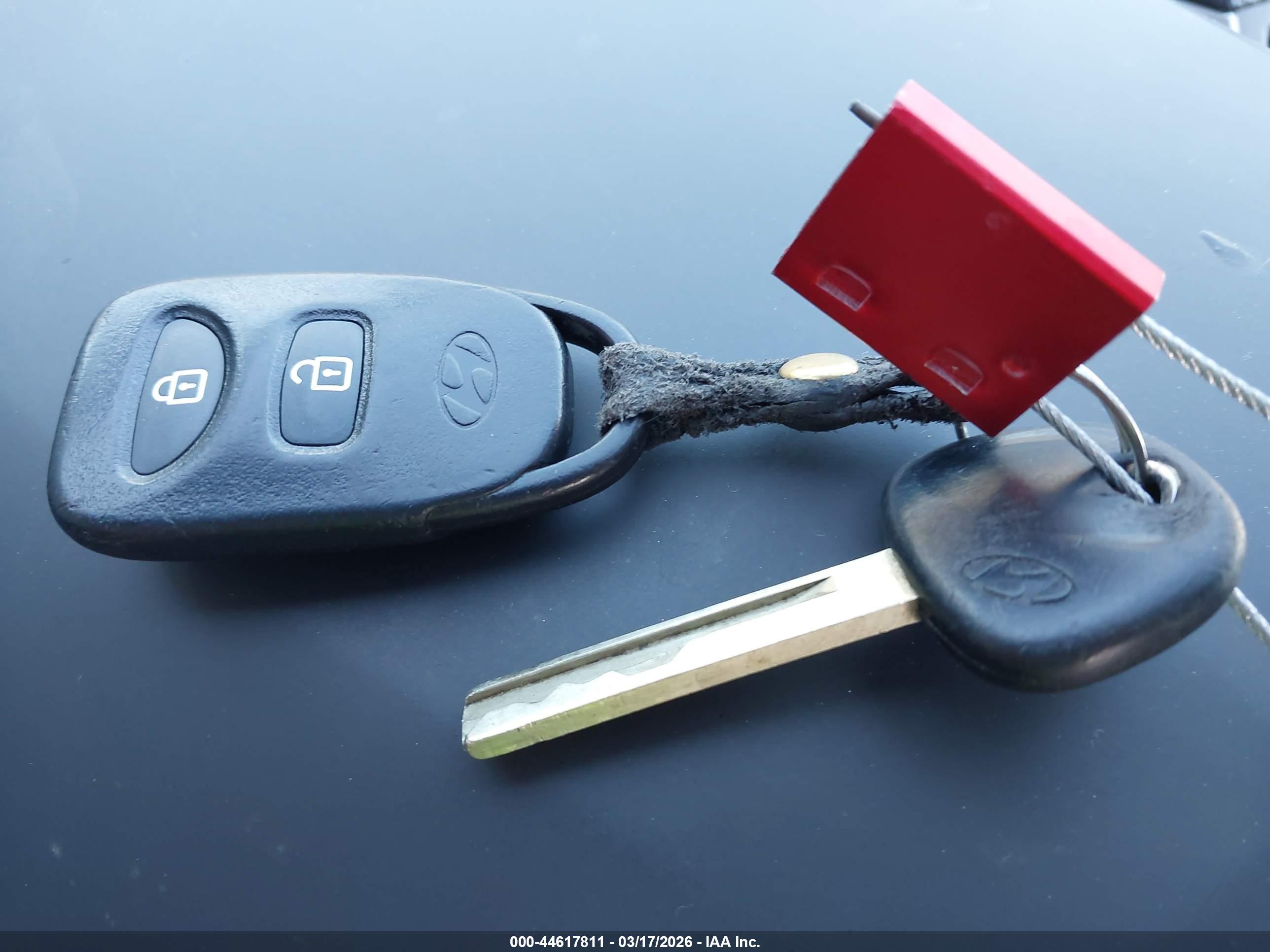 HYUNDAI ACCENT image 11