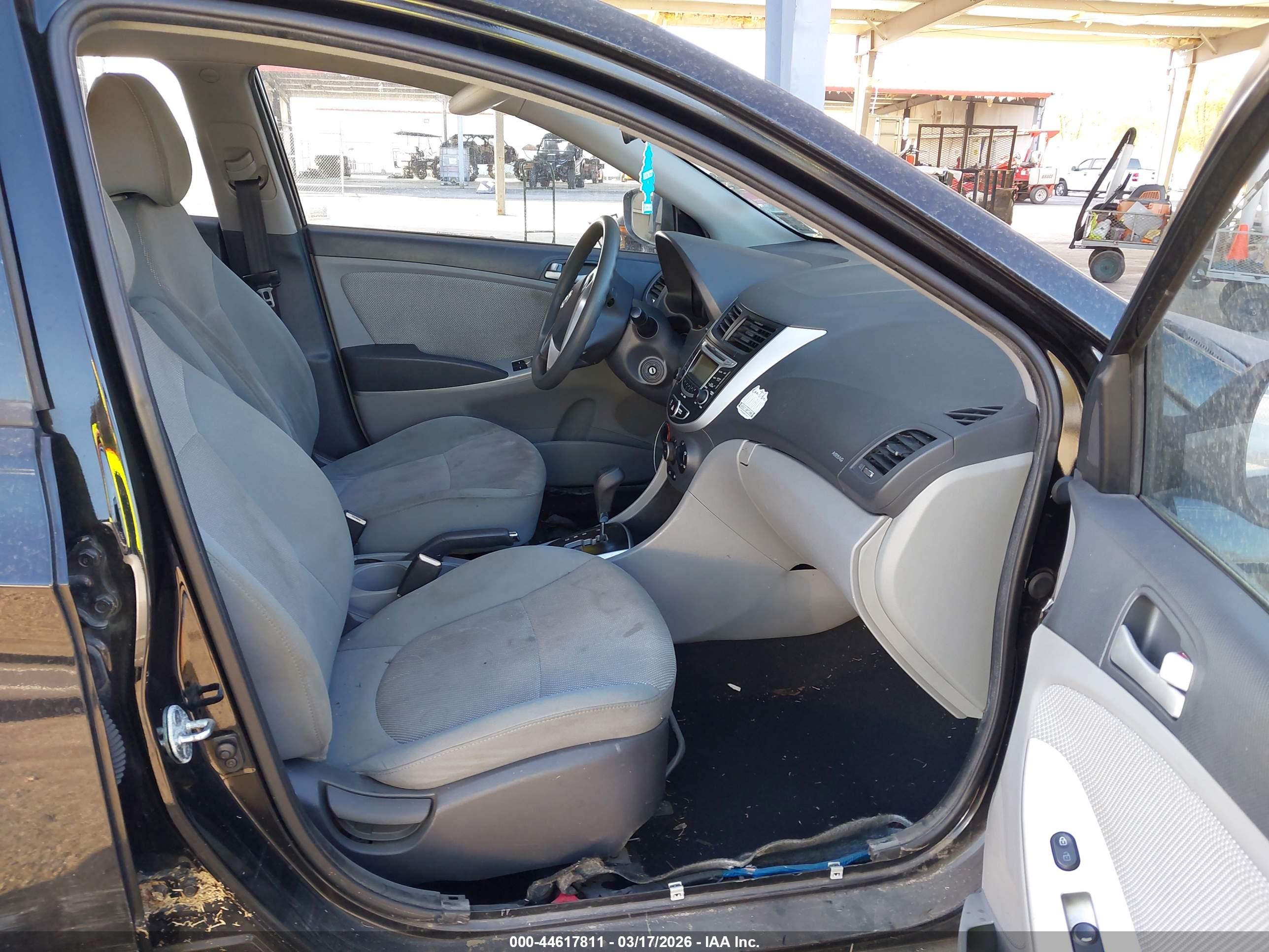 HYUNDAI ACCENT image 5