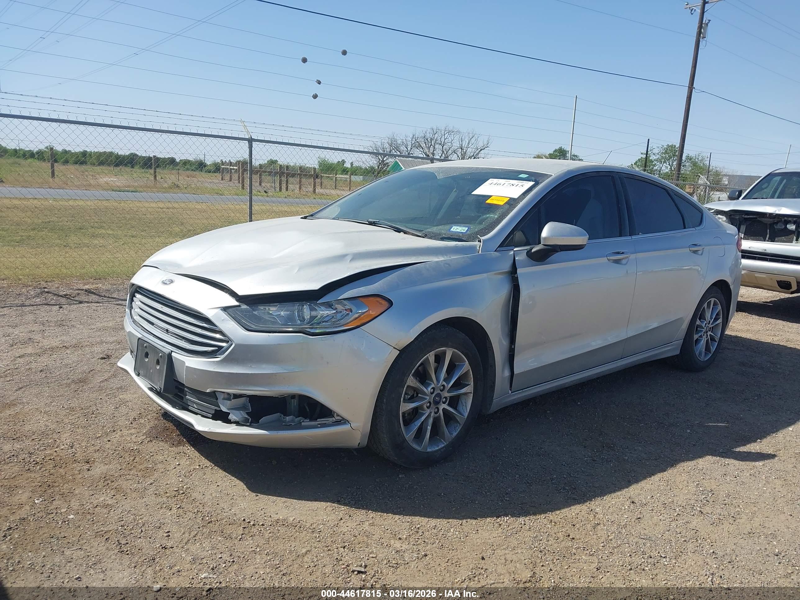FORD FUSION image 2