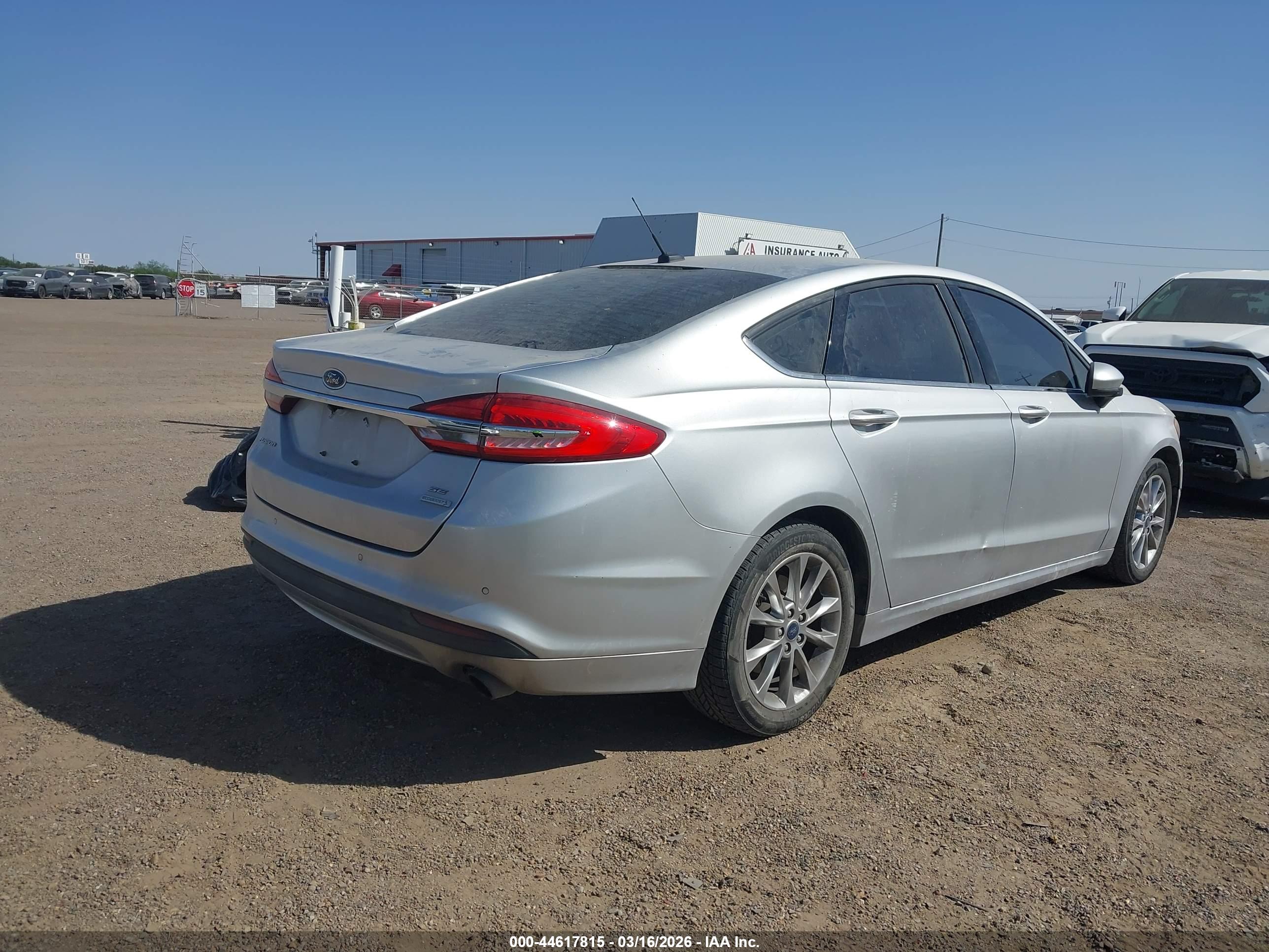 FORD FUSION image 4