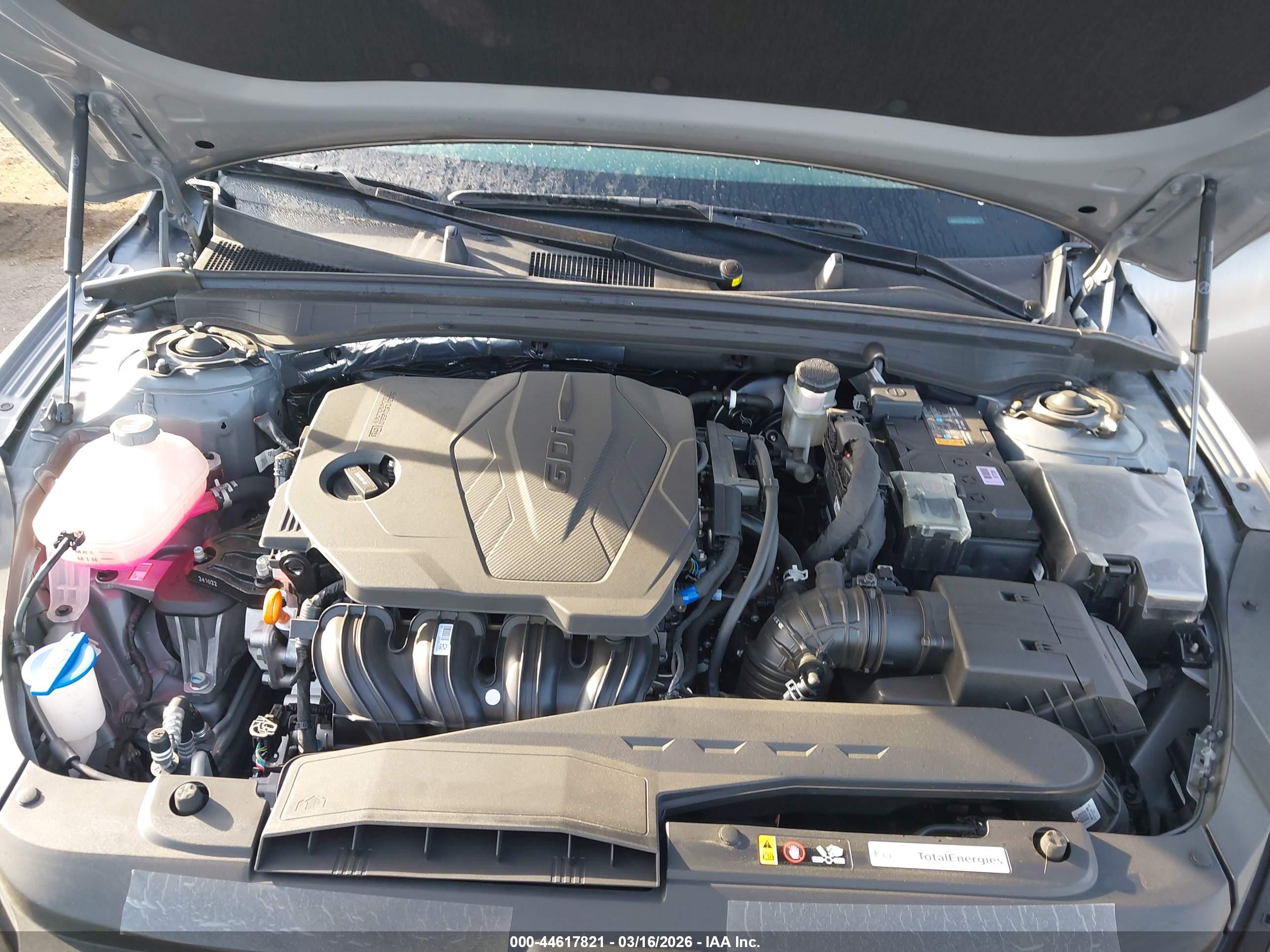KIA K5 image 10