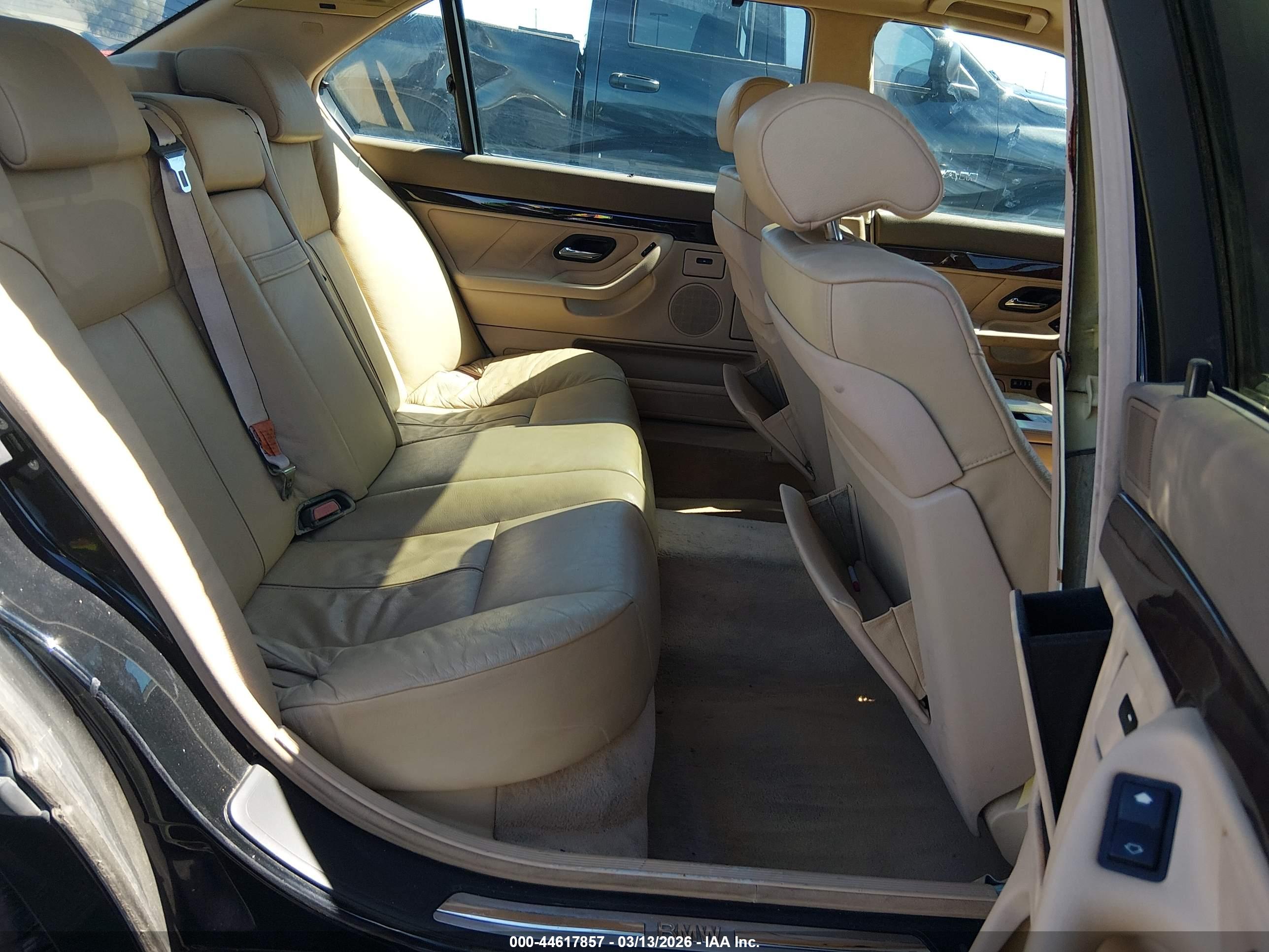 BMW 740IL image 8