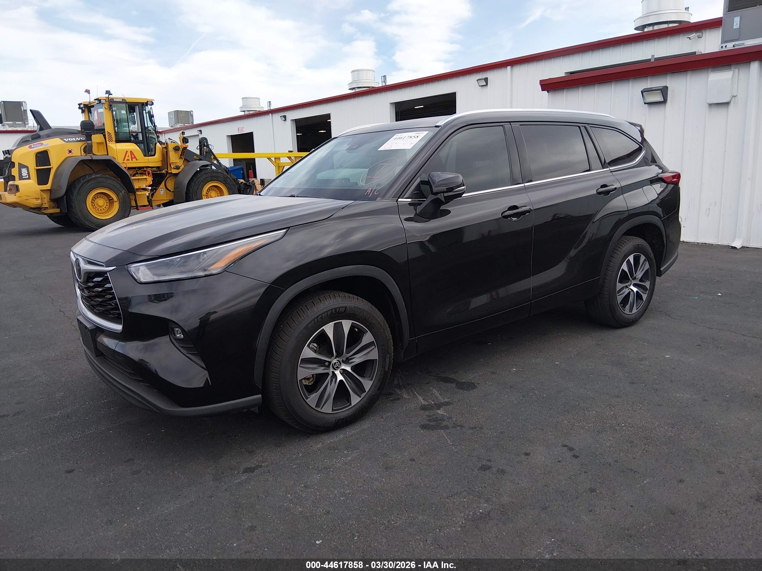TOYOTA HIGHLANDER image 2