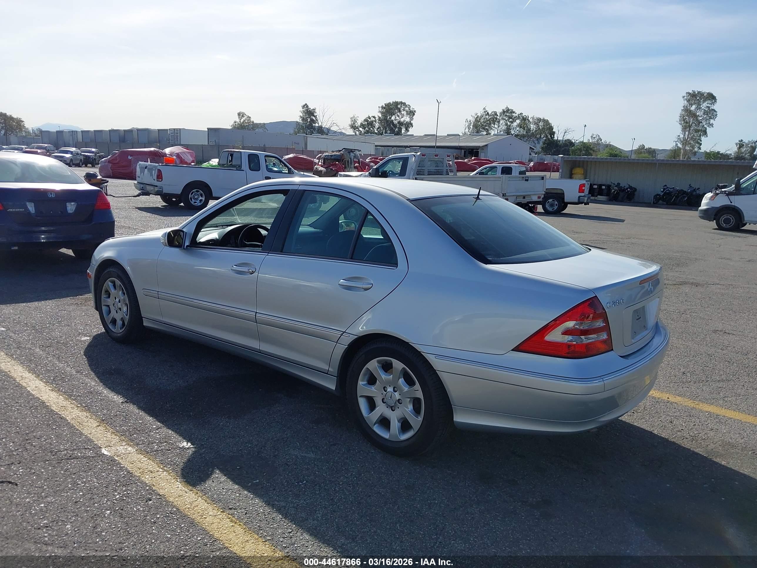 MERCEDES-BENZ C image 3