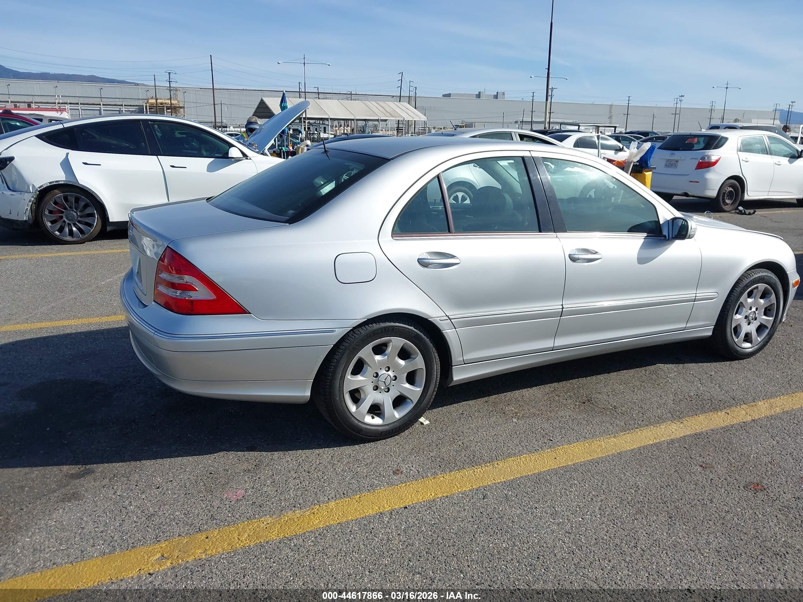 MERCEDES-BENZ C image 4