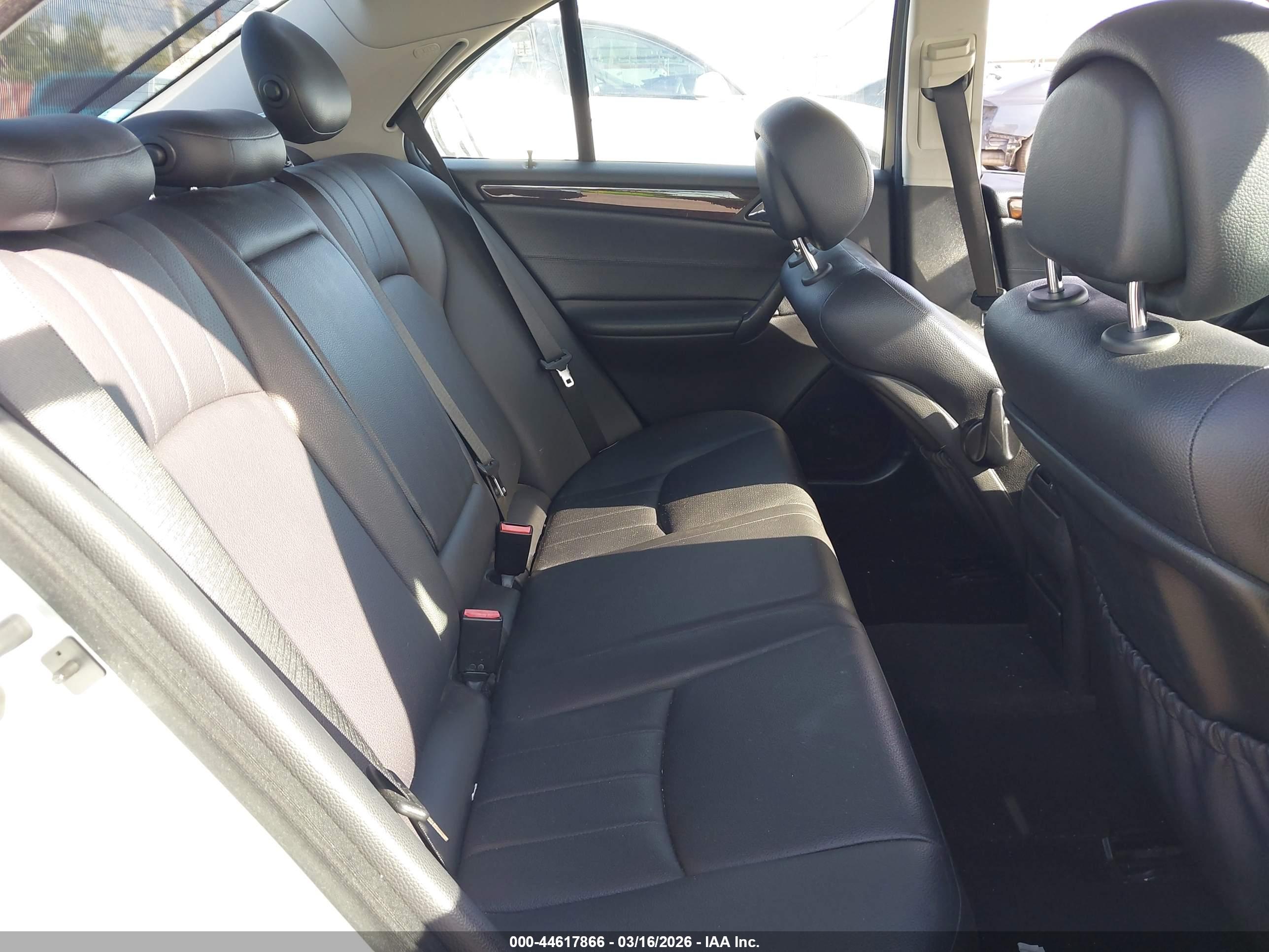 MERCEDES-BENZ C image 8