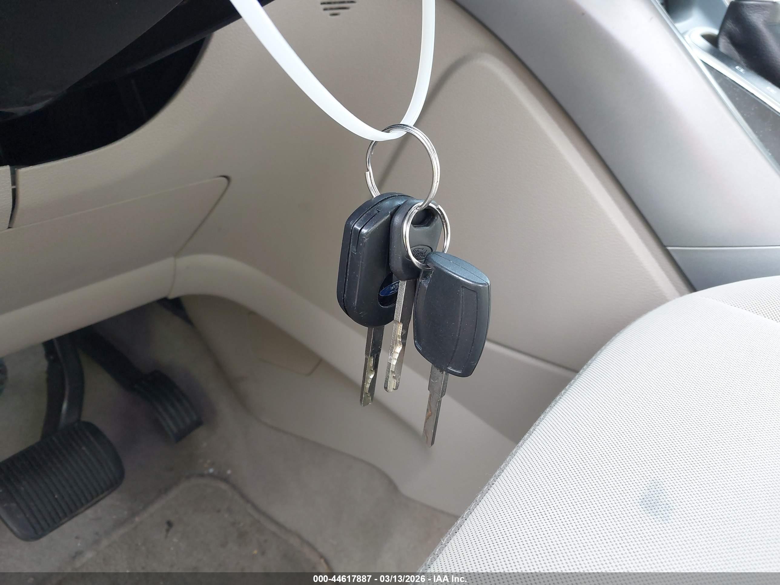 FORD C-MAX image 11