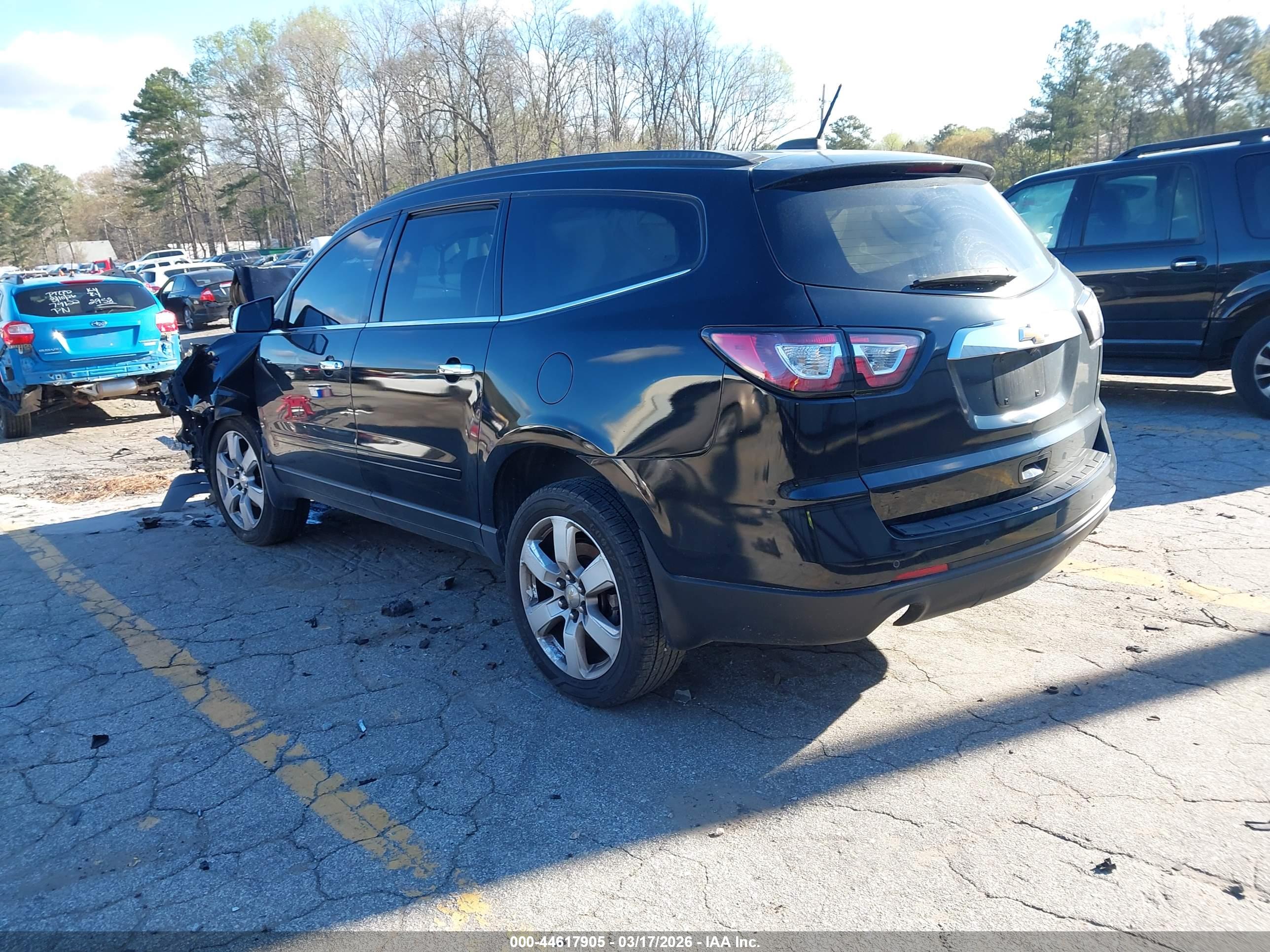 CHEVROLET TRAVERSE image 3