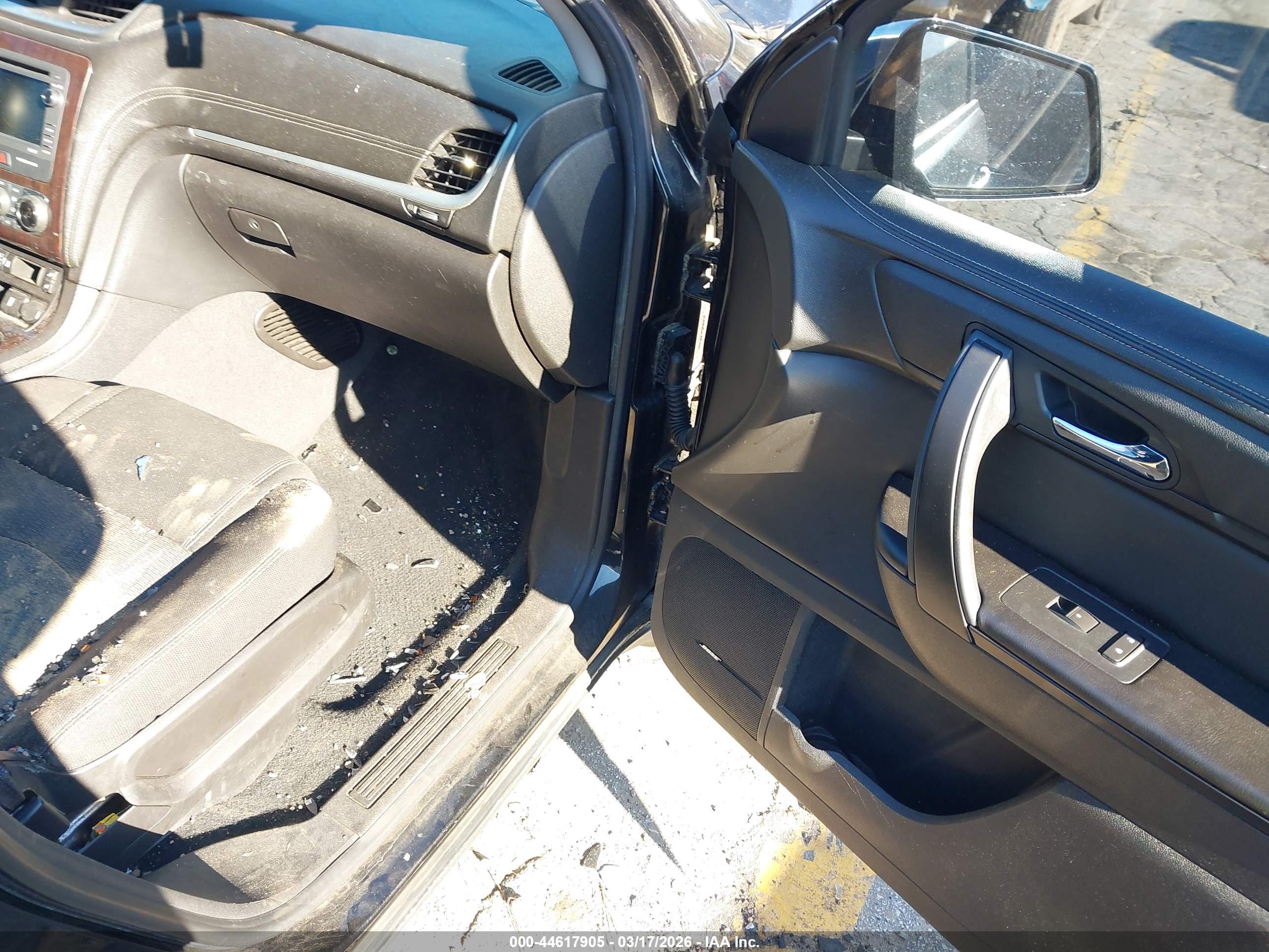 CHEVROLET TRAVERSE image 5