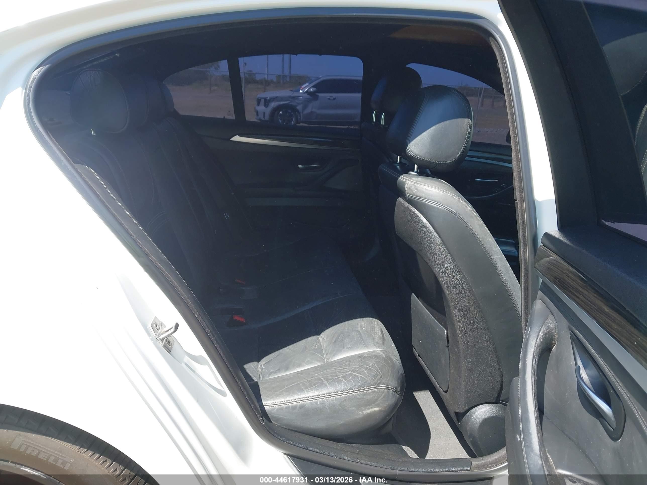 BMW 528I image 8