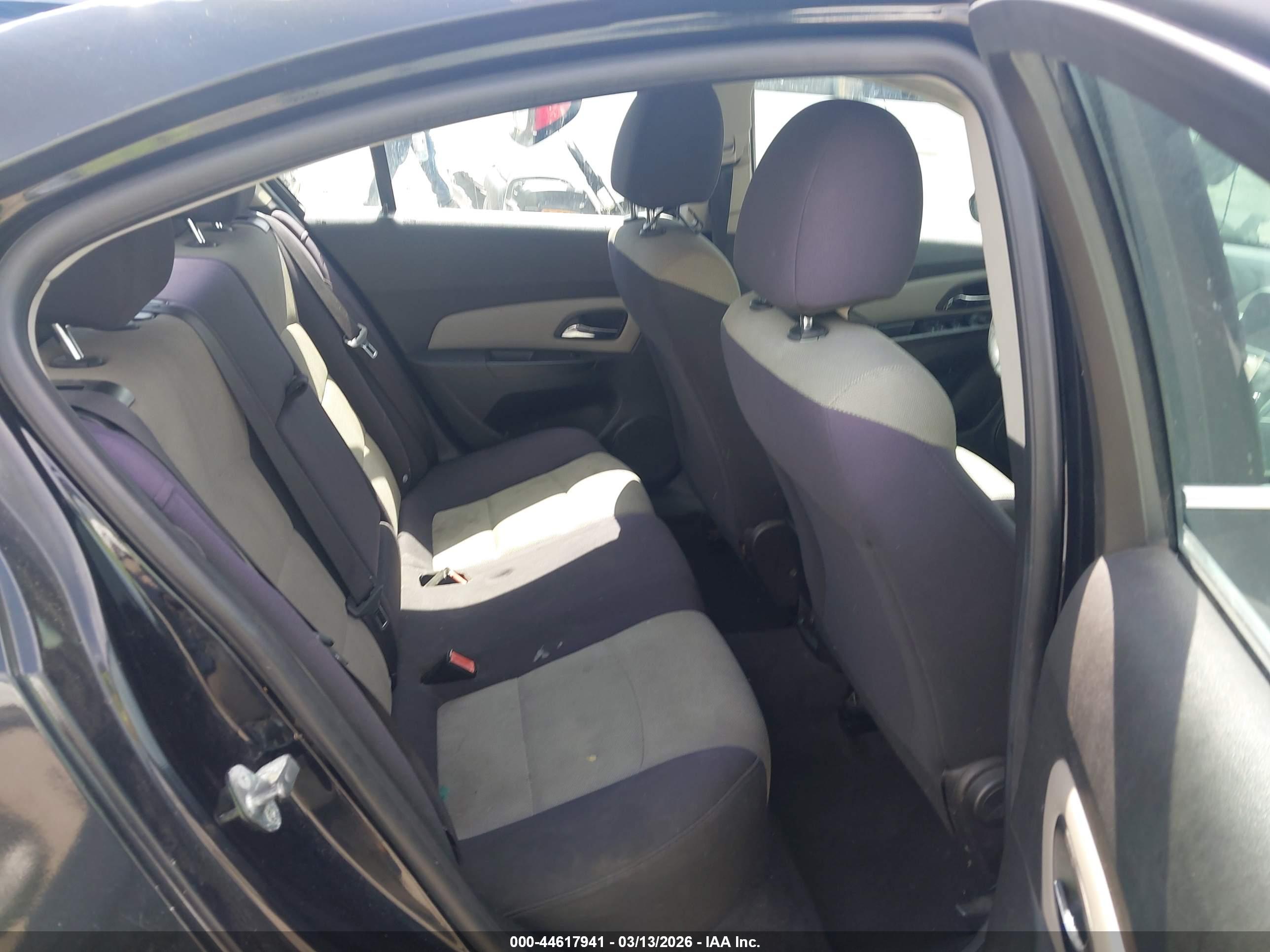 CHEVROLET CRUZE image 8