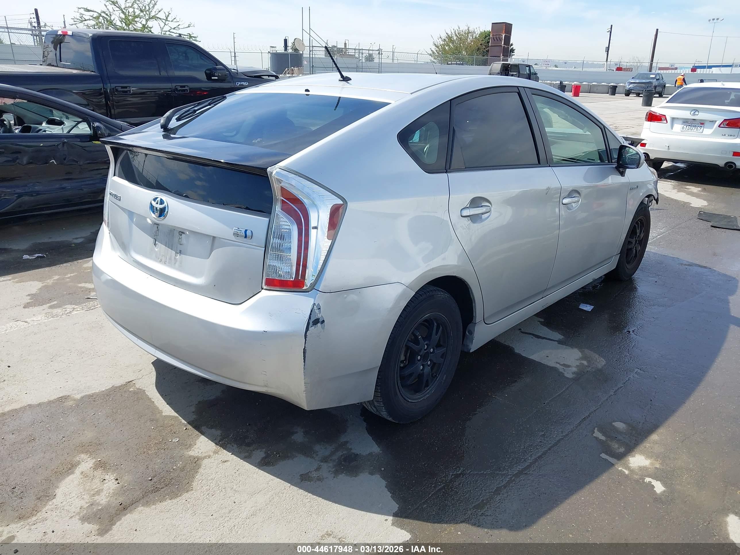 TOYOTA PRIUS image 4