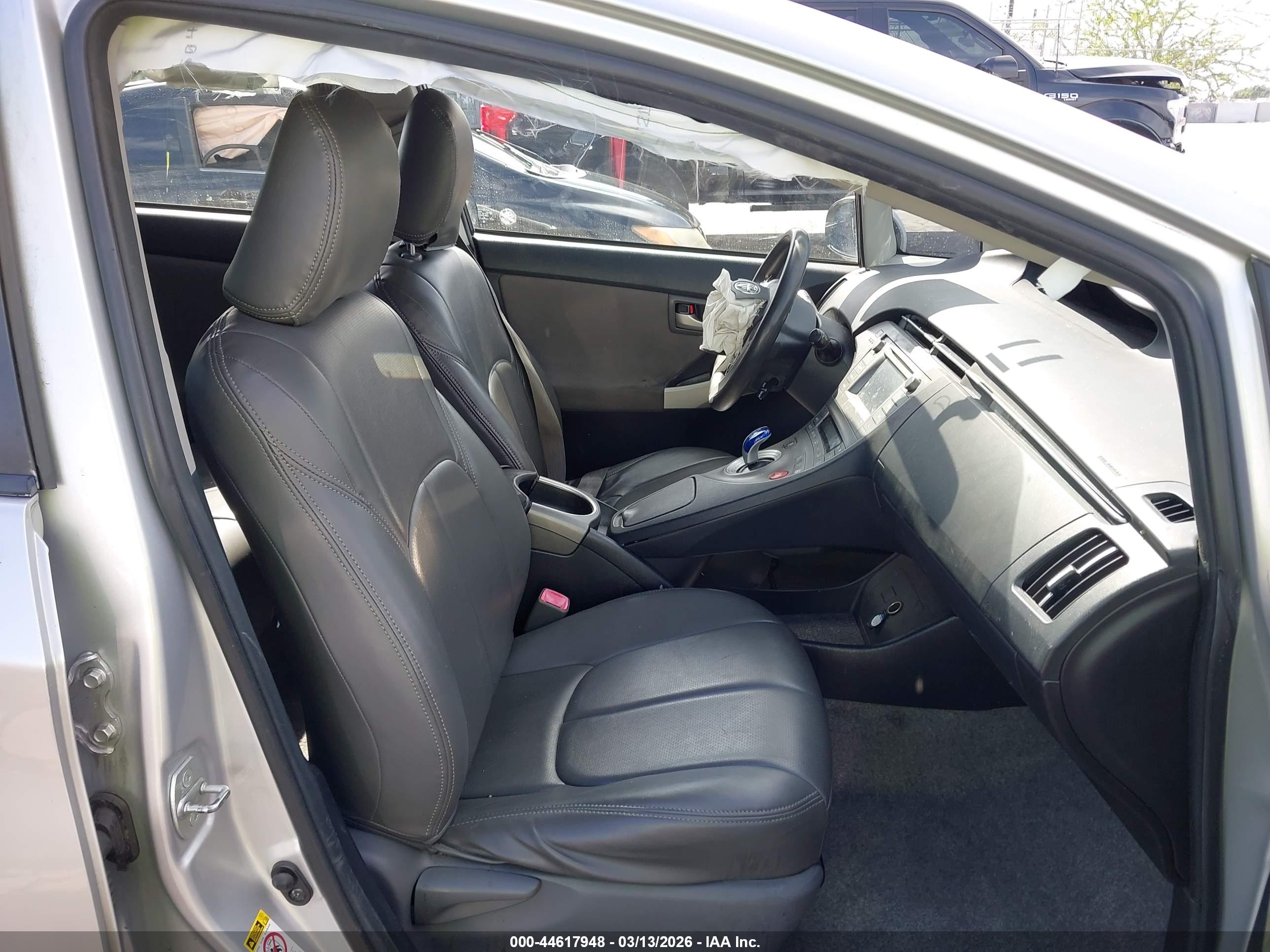 TOYOTA PRIUS image 5