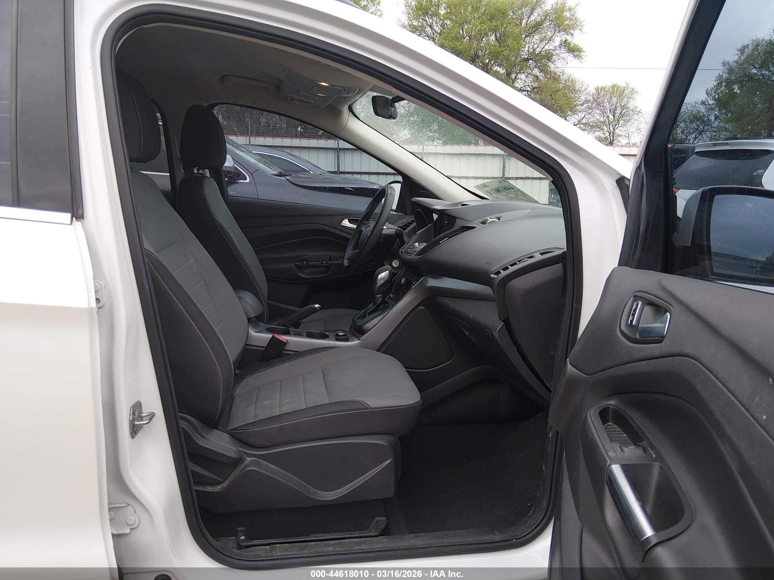 FORD ESCAPE image 5