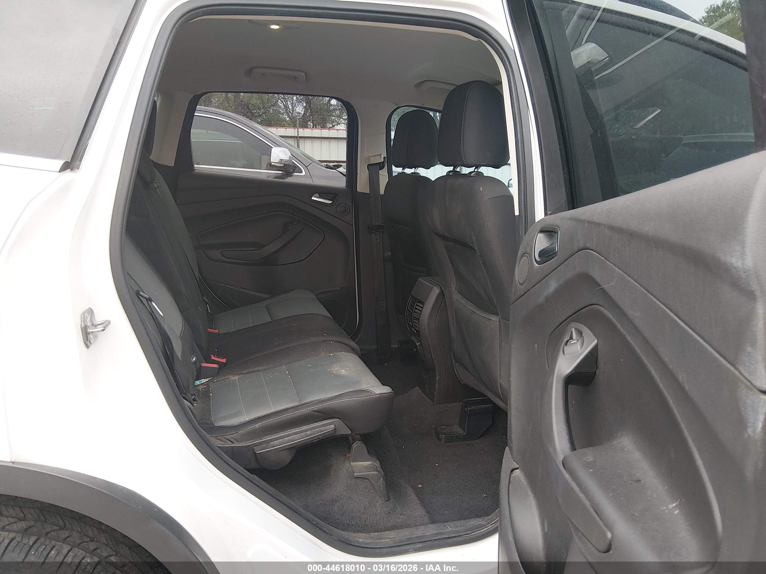 FORD ESCAPE image 8