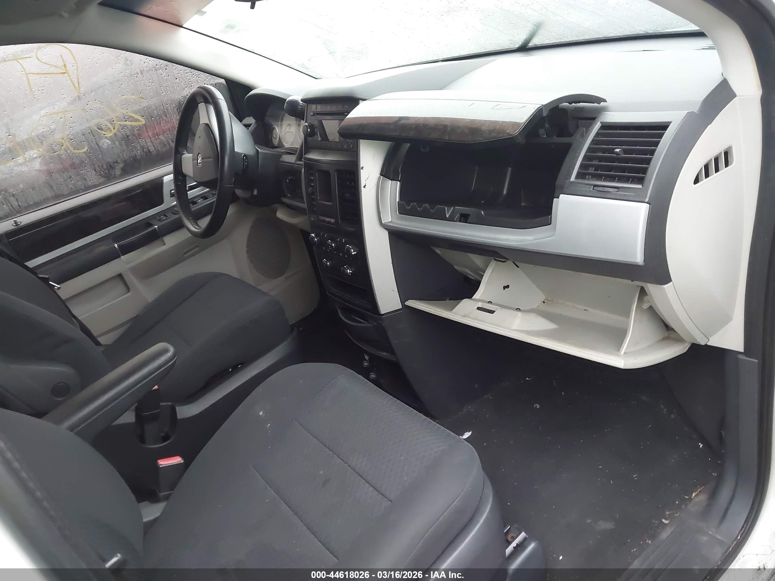 DODGE GRAND image 5