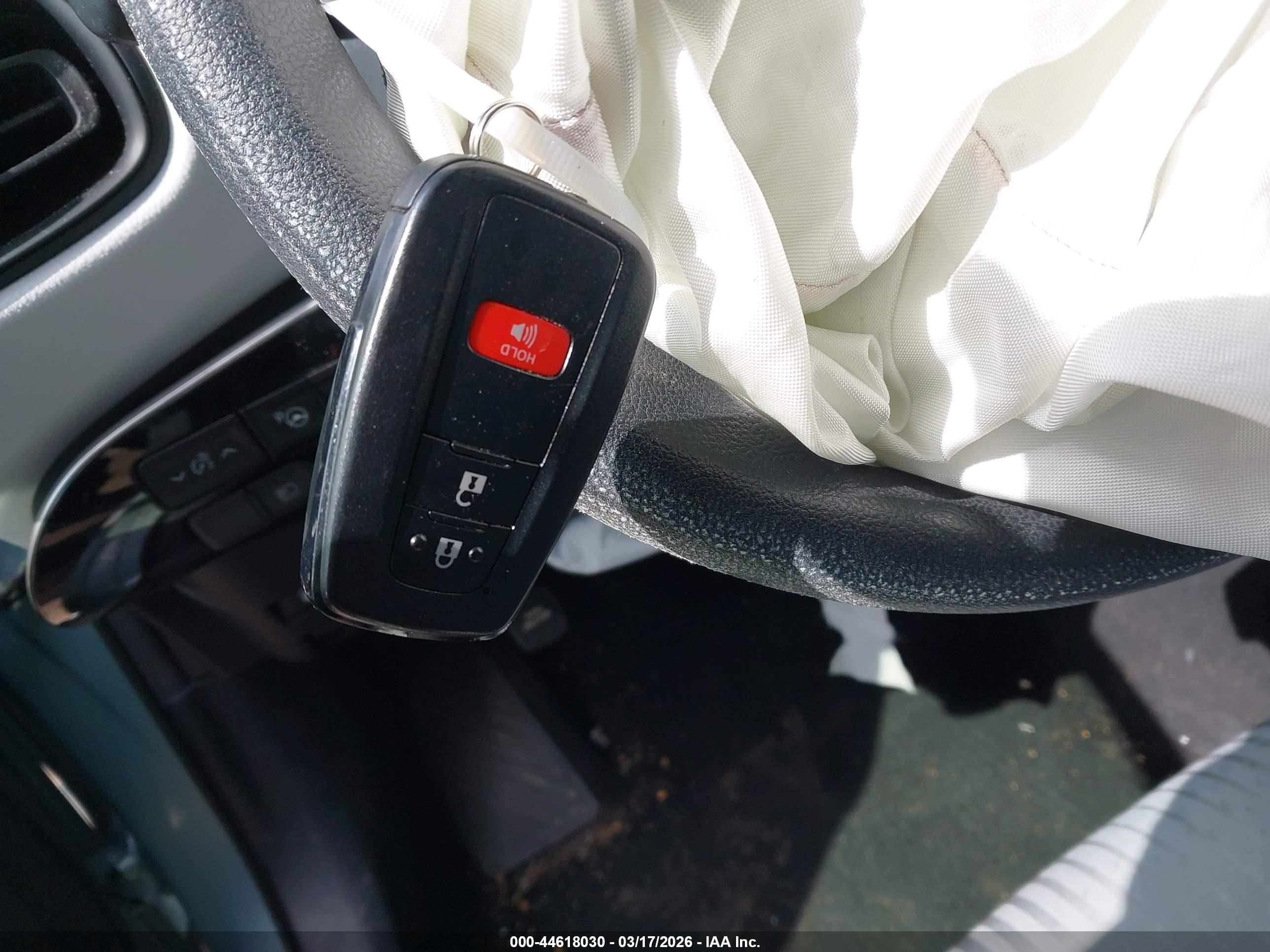 TOYOTA PRIUS image 11