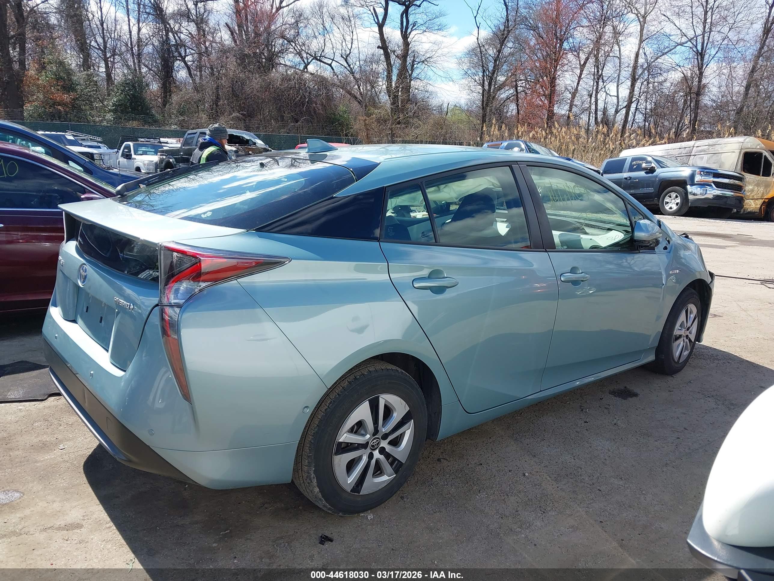 TOYOTA PRIUS image 4